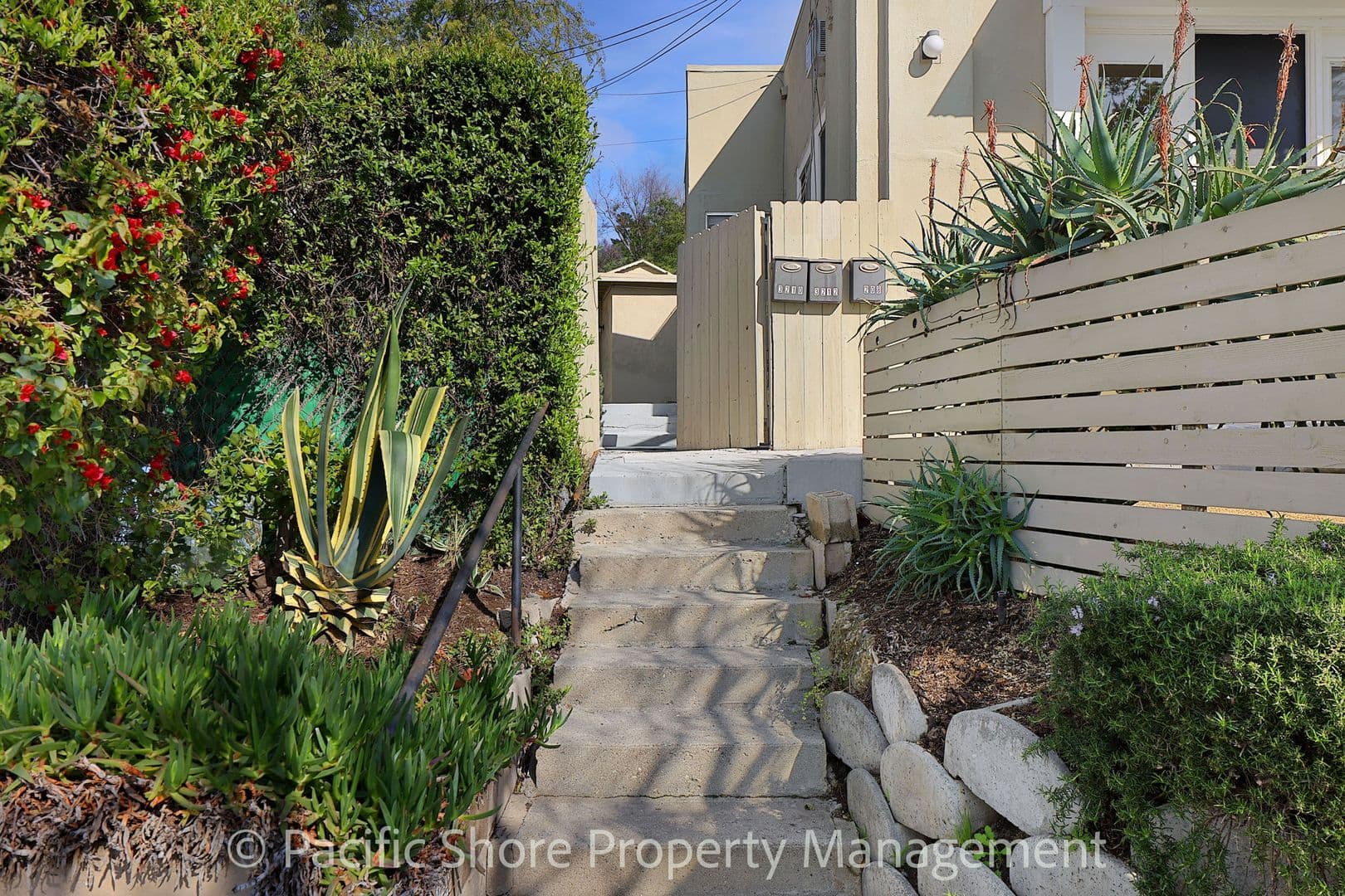 Los Angeles Apartment: 3210 Griffin Ave