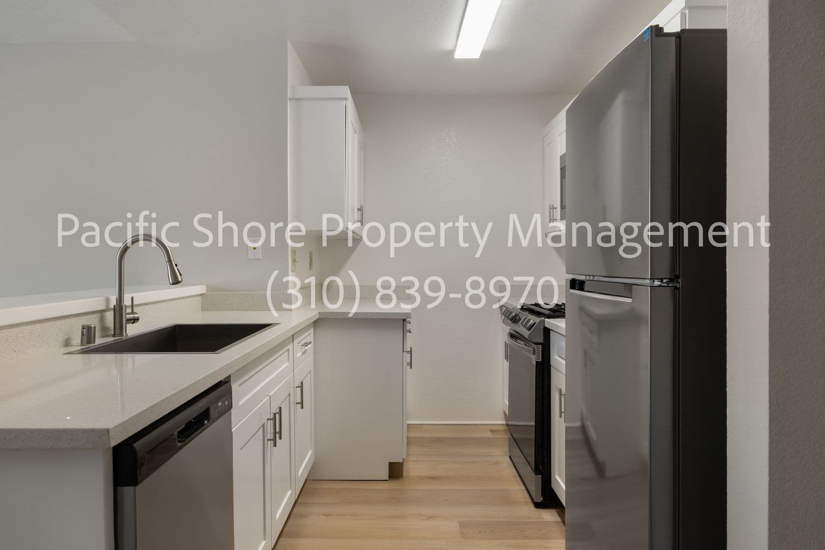 Los Angeles Apartment: 926 South Gramercy Drive,