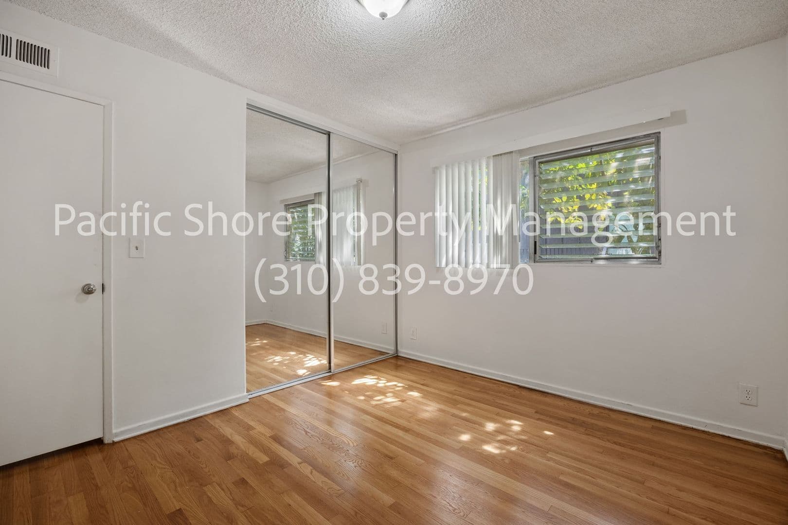 Los Angeles Apartment: 12304 Rochester Avenue