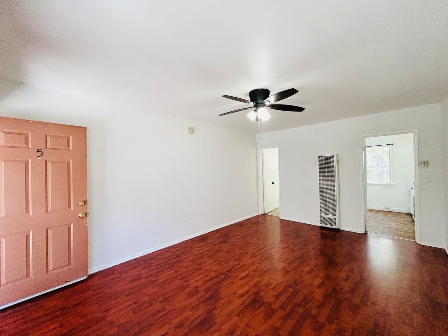 Los Angeles Apartment: 1233 N Ardmore Avenue