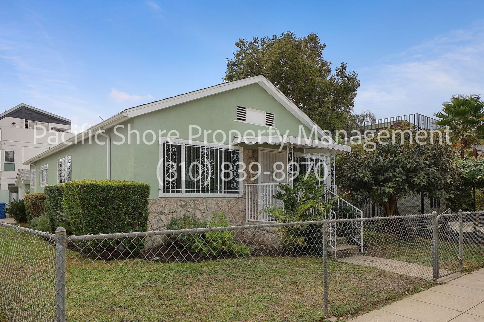 Venice House: 696 San Juan Ave