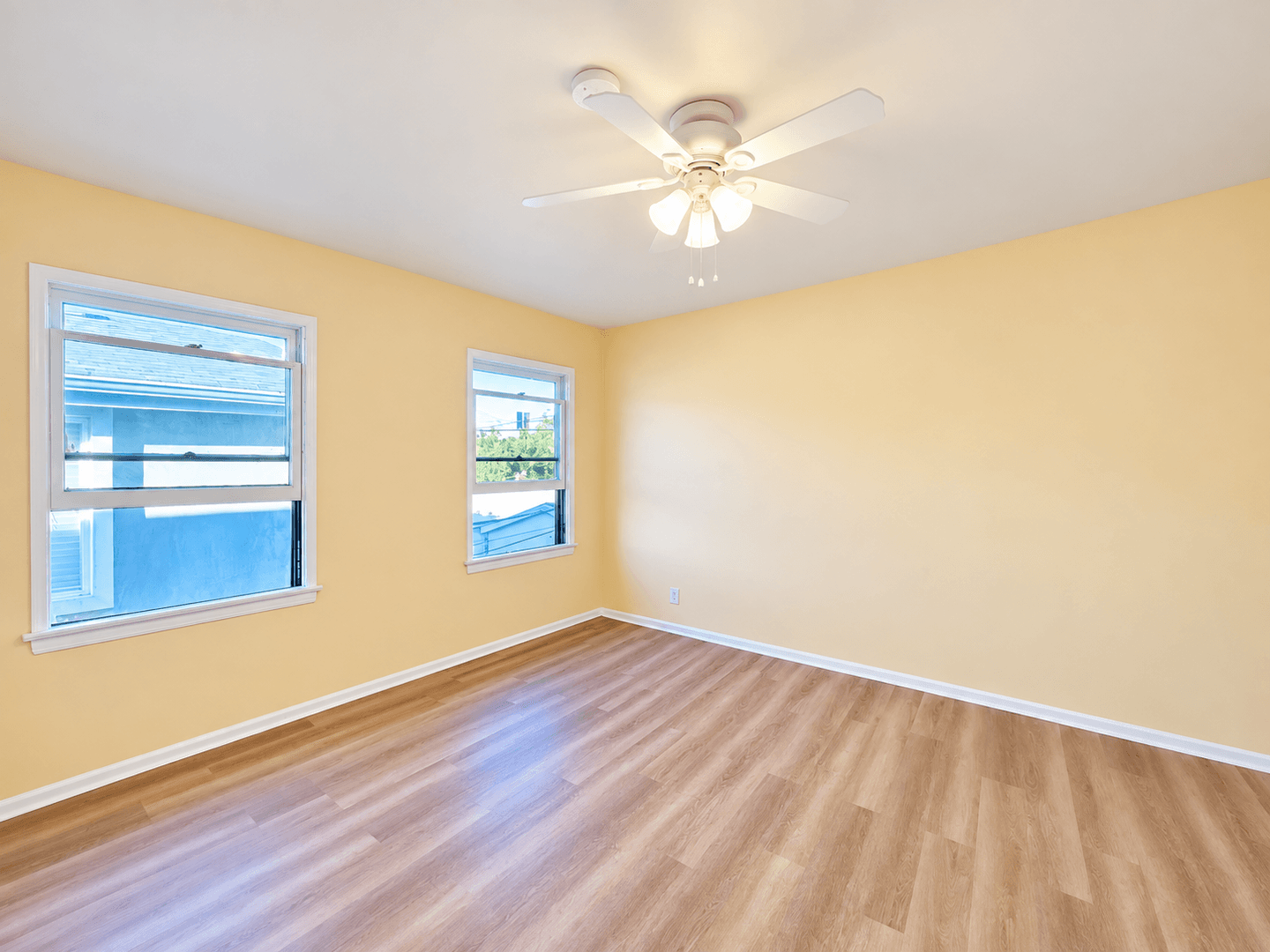 Los Angeles Apartment: 2116 S. Ridgeley Drive