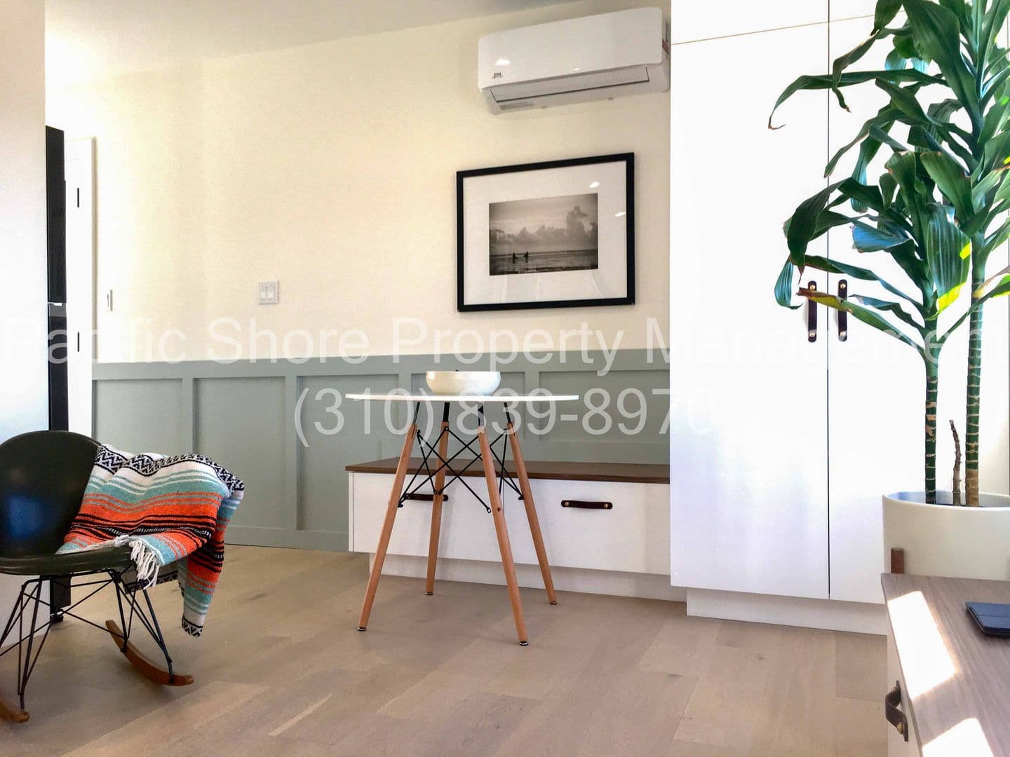 Los Angeles Apartment: 1420 Fairbanks Place