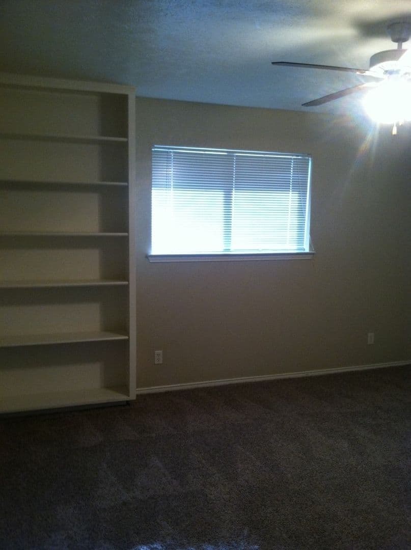 Denton Apartment: 930 W Sycamore St
