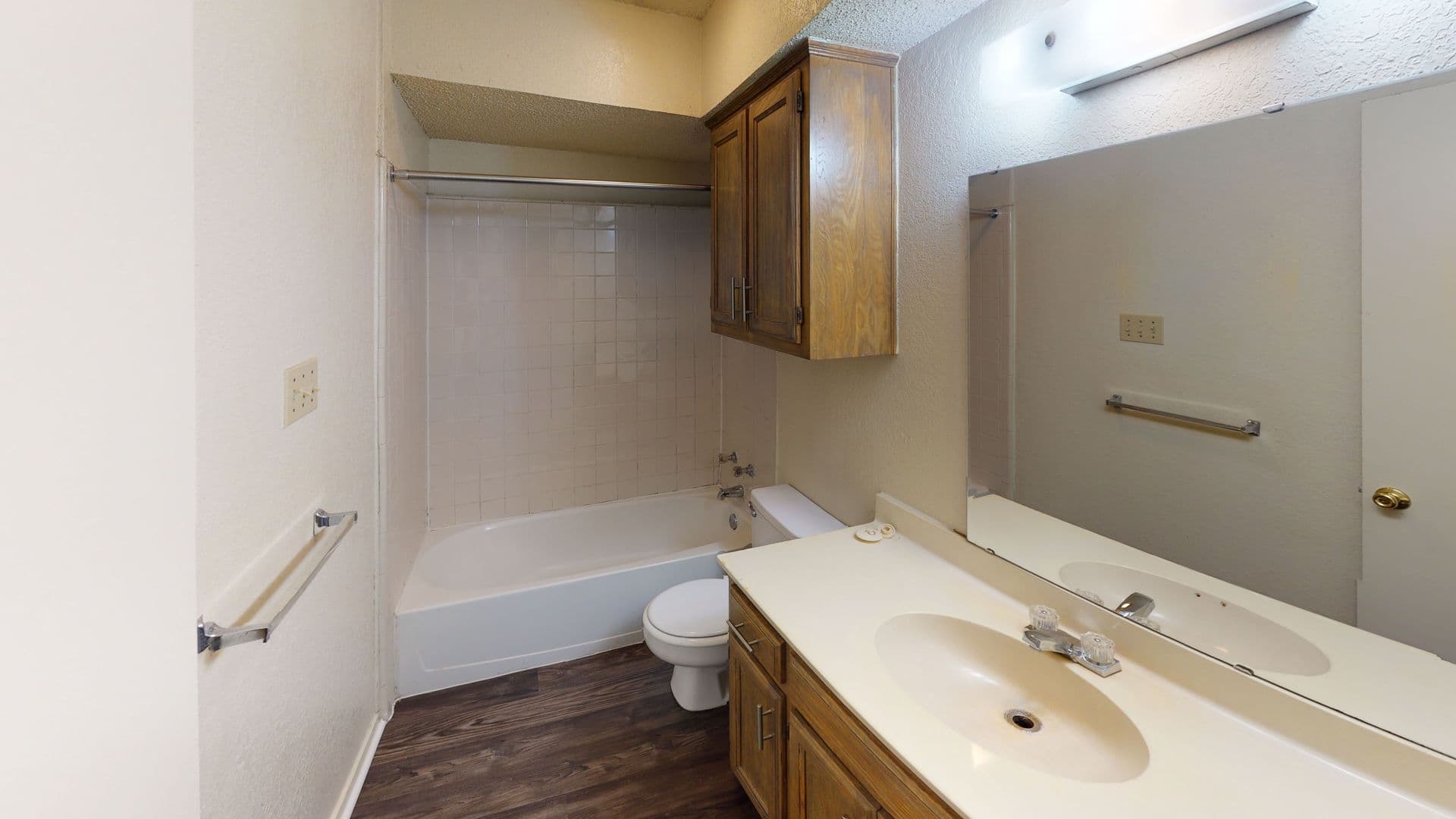 Denton Apartment: 1010 W Prairie St
