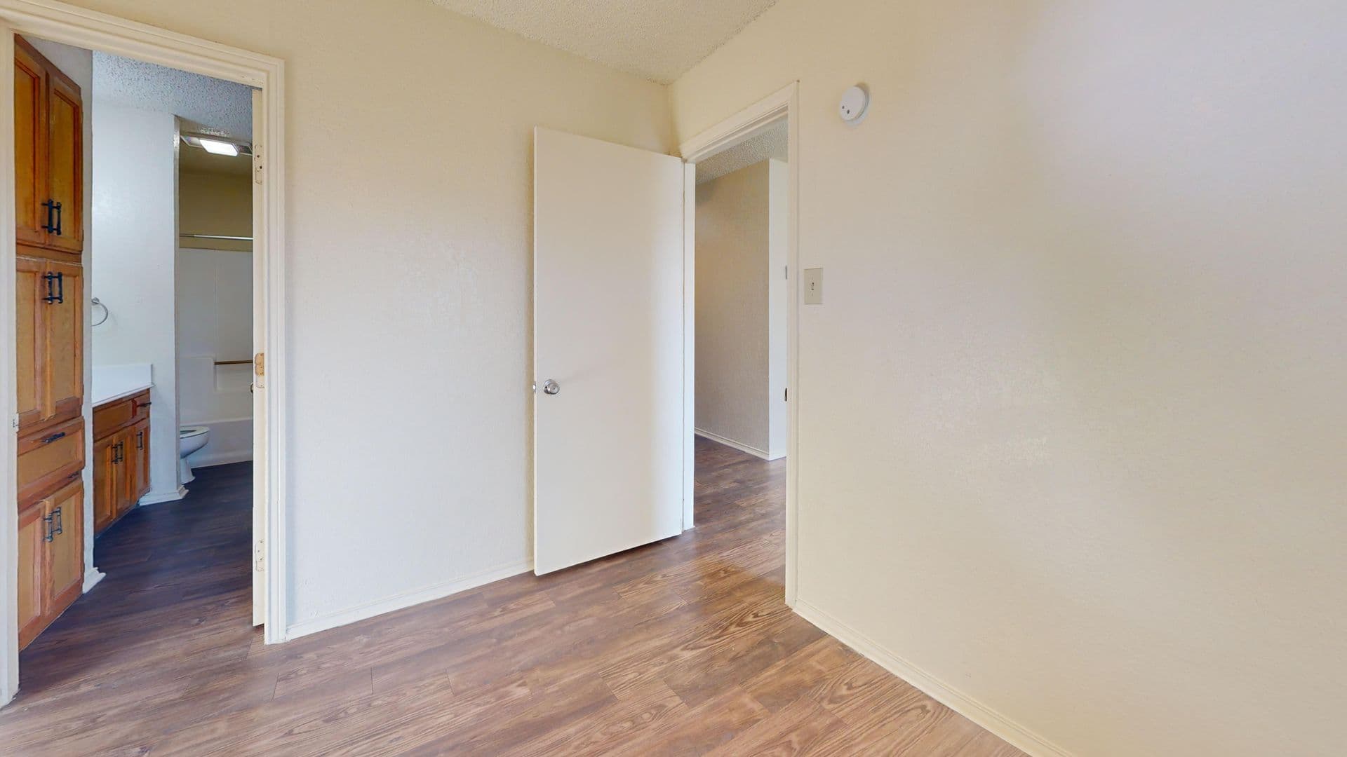 Denton Apartment: 930 W Prairie St