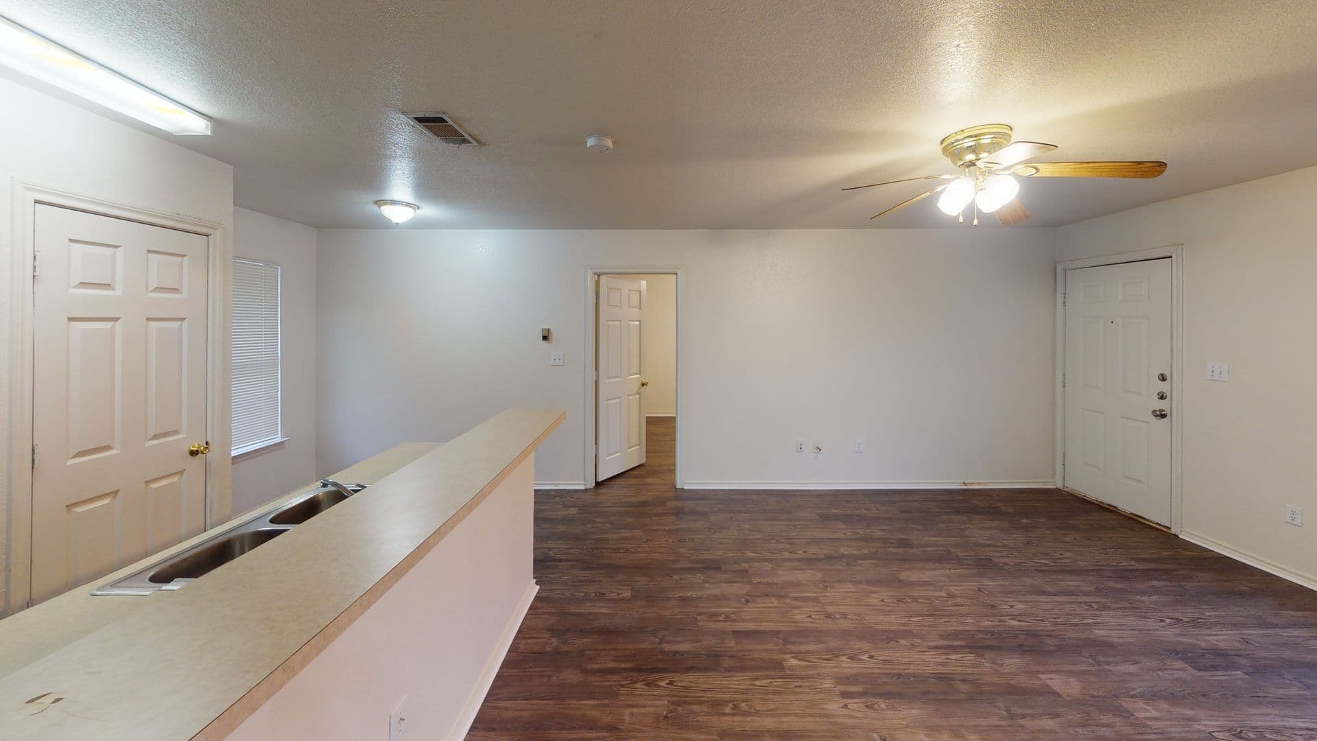 Denton Apartment: 1004 W Mulberry St