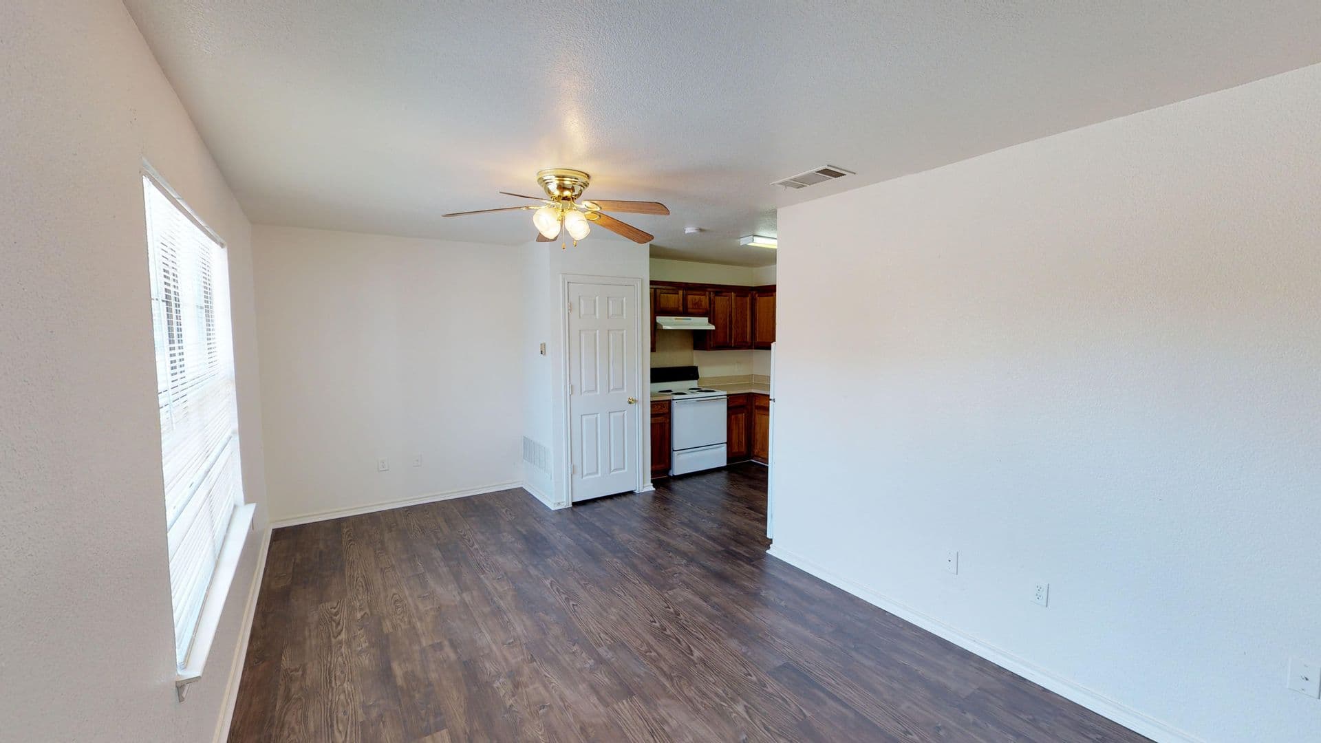 Denton Apartment: 1004 W Mulberry St