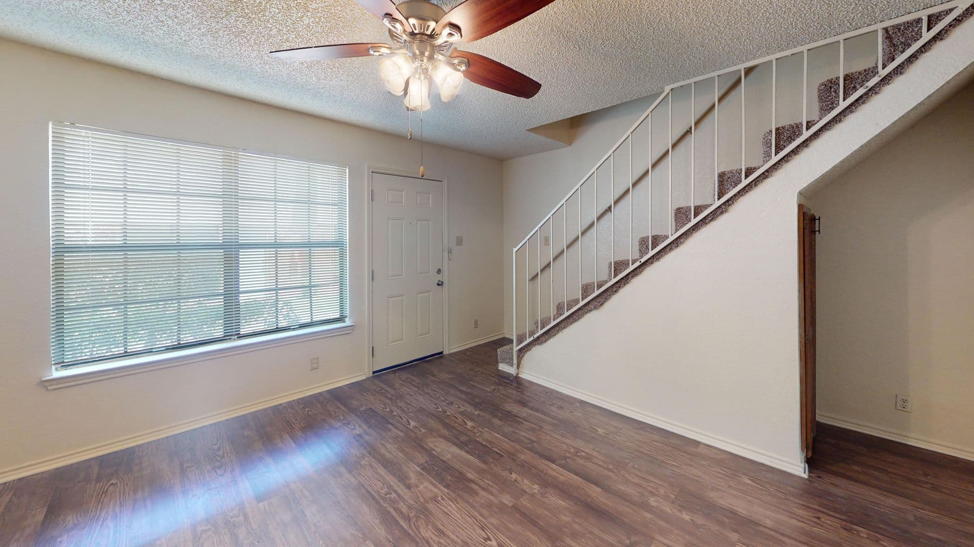 Denton Apartment: 1109 S Avenue B