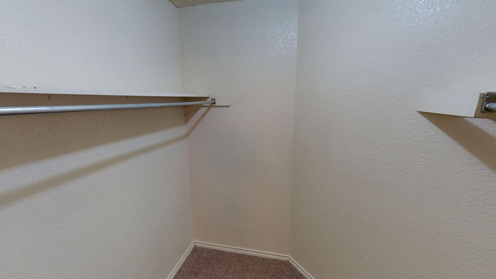 Denton Apartment: 1016 W Mulberry St
