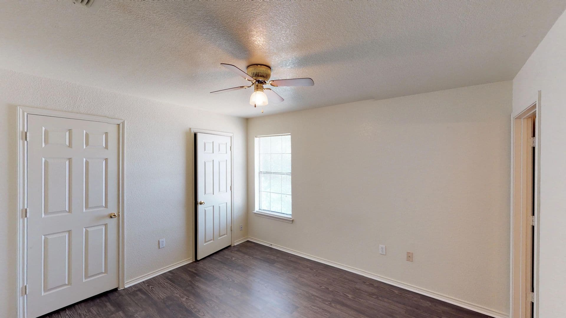 Denton Apartment: 713 W Mulberry St