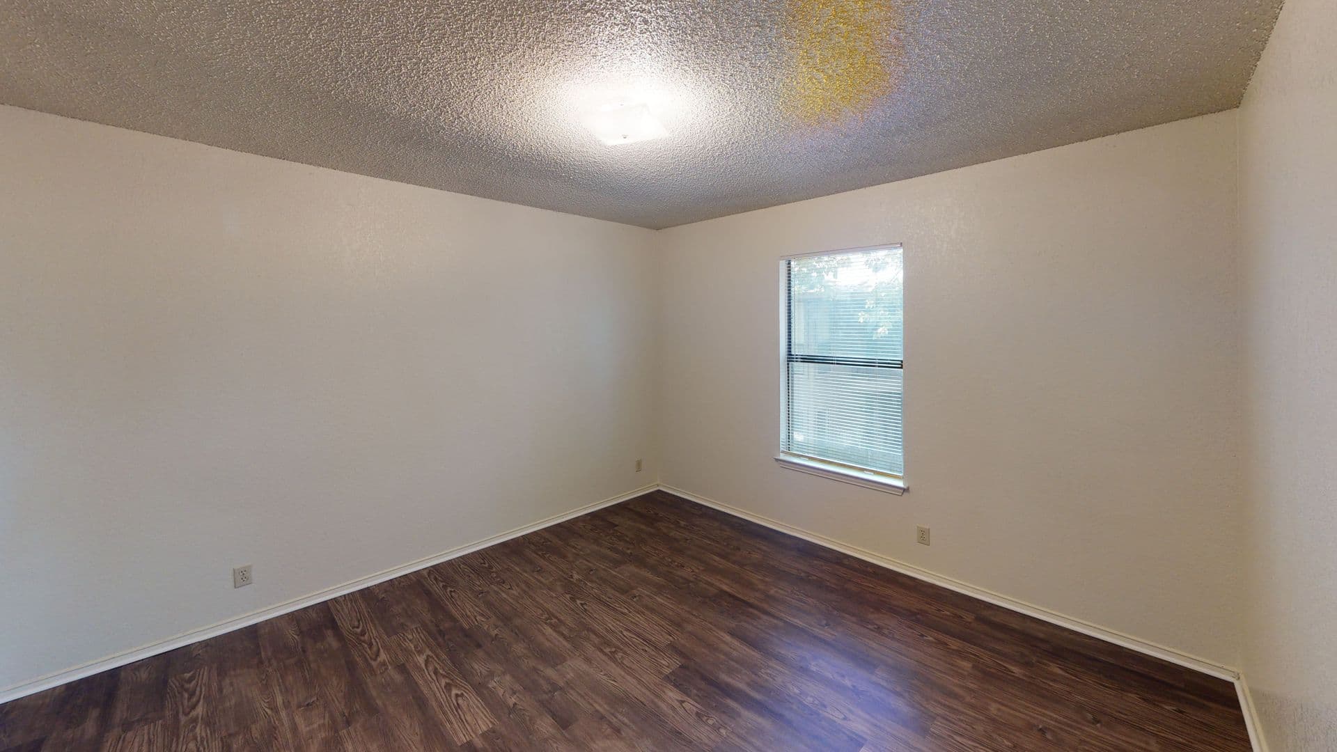 Denton Apartment: 1010 W Prairie St