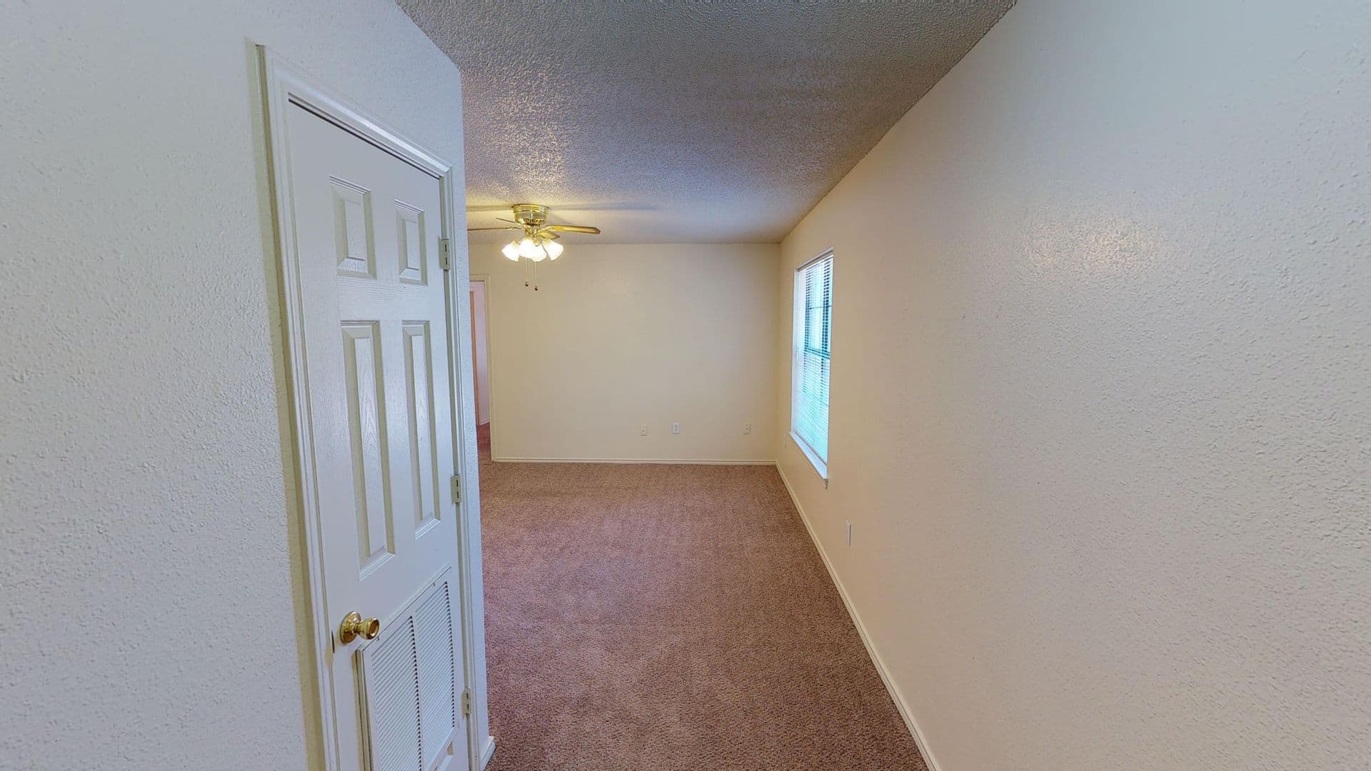 Denton Apartment: 515 W Mulberry St