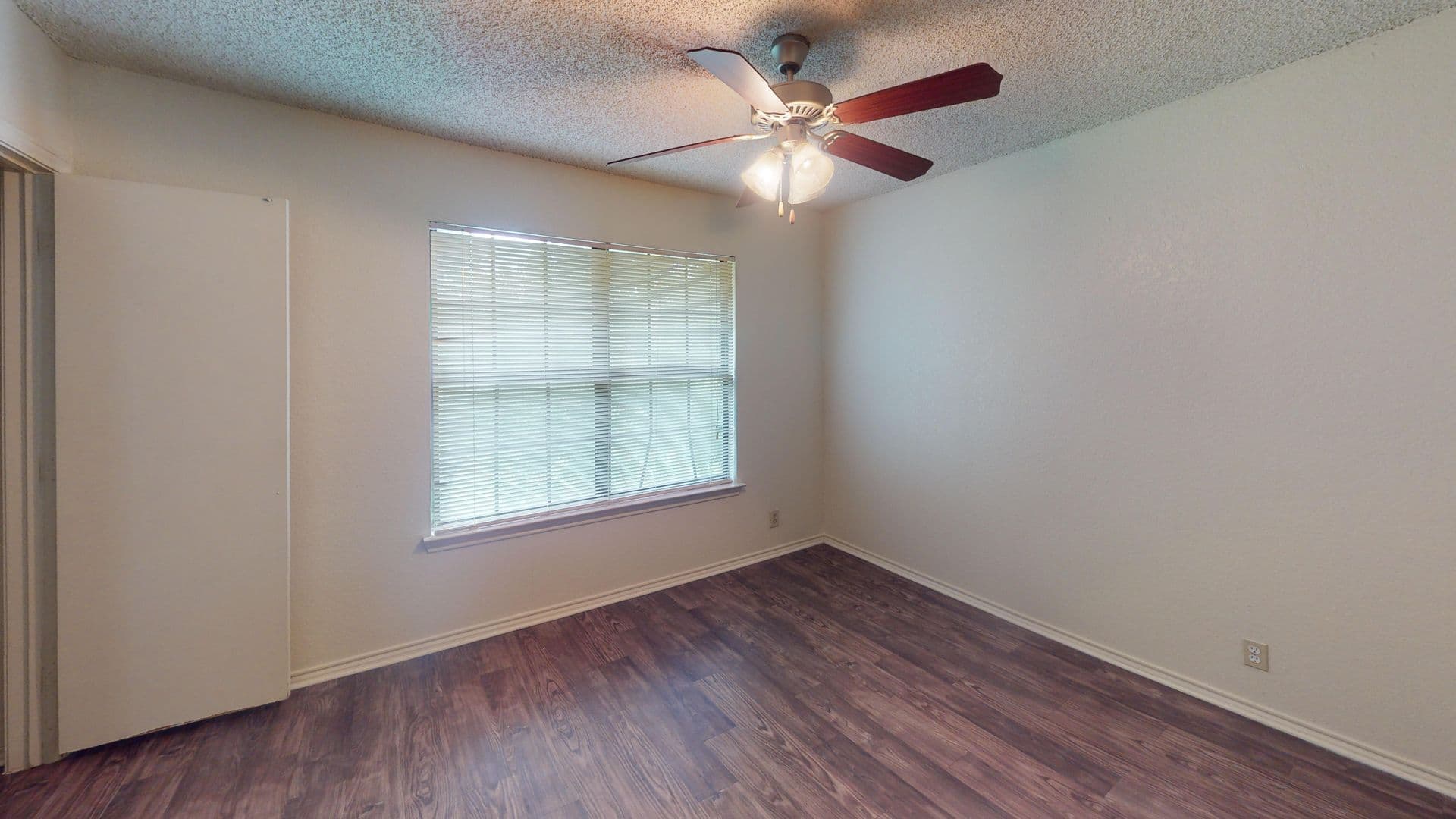 Denton Apartment: 1109 S Avenue B