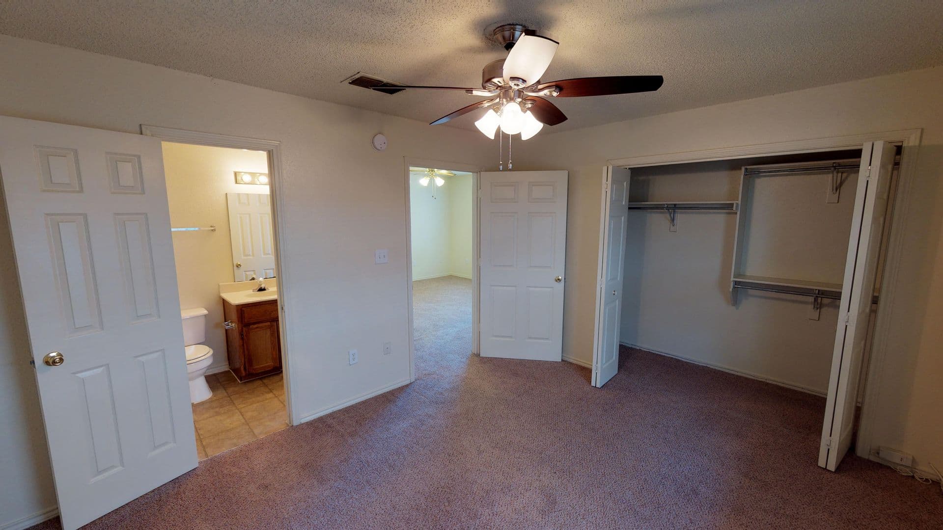 Denton Apartment: 515 W Mulberry St