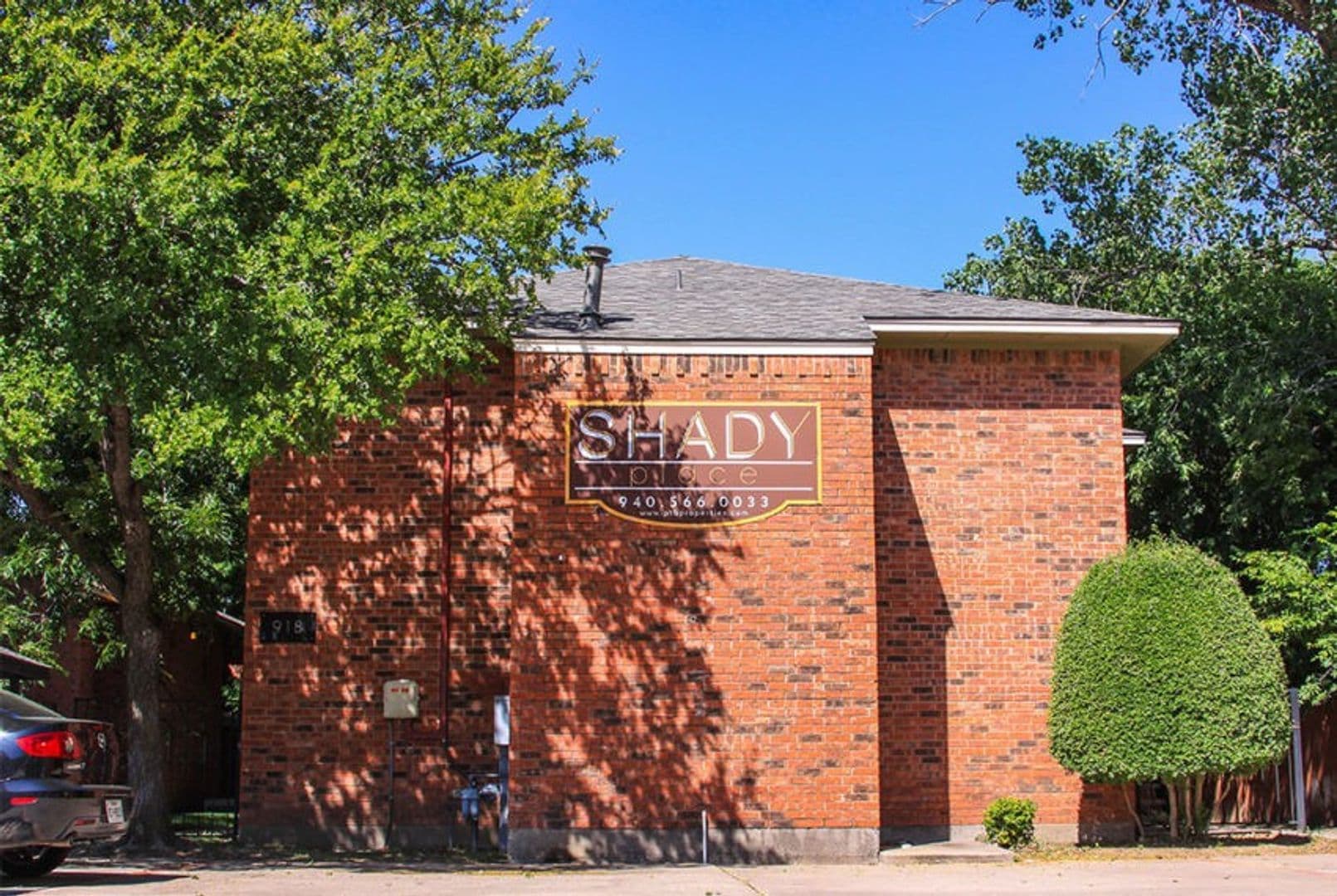 Denton Apartment: 918 Cleveland St