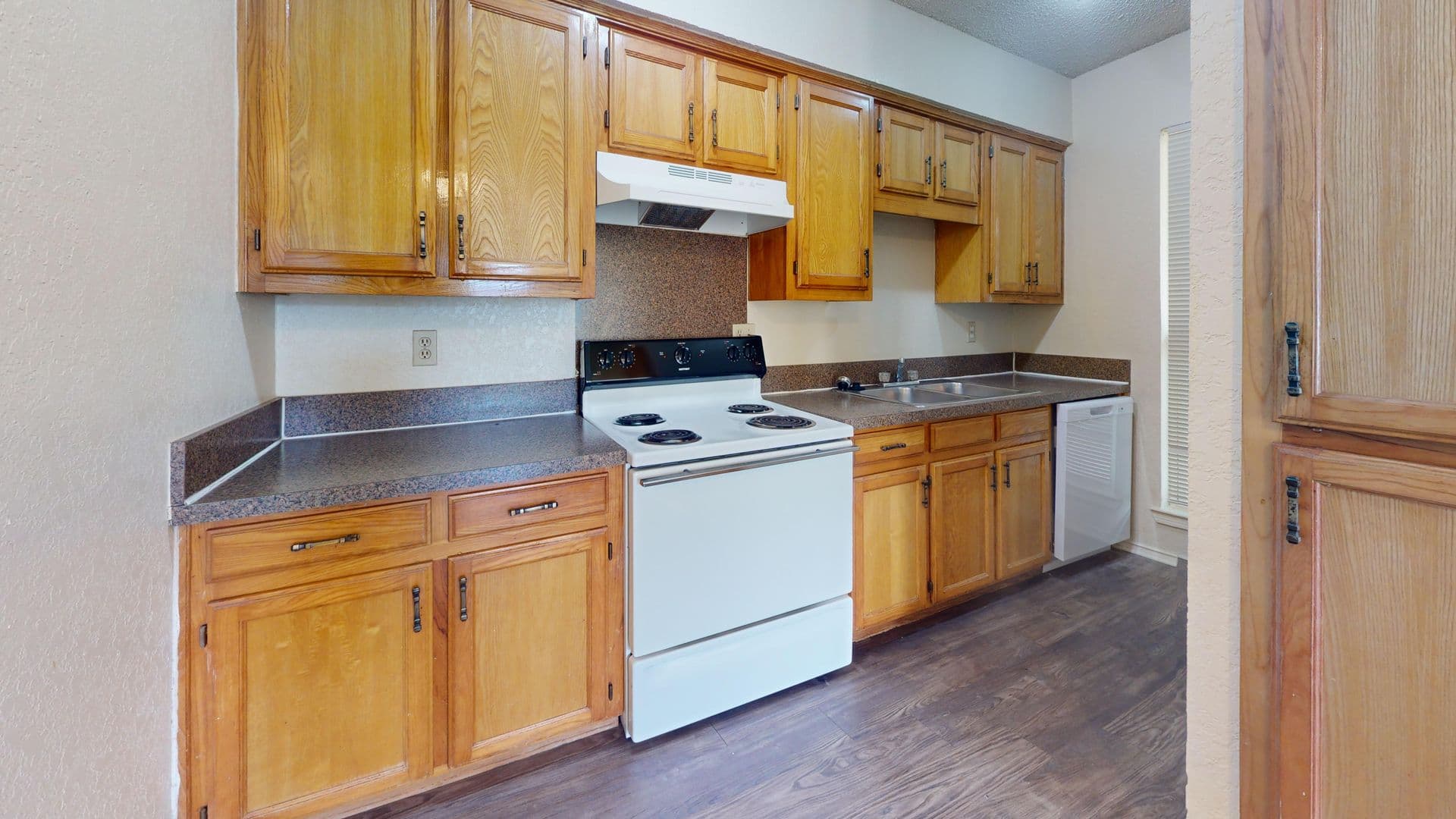 Denton Apartment: 930 W Prairie St