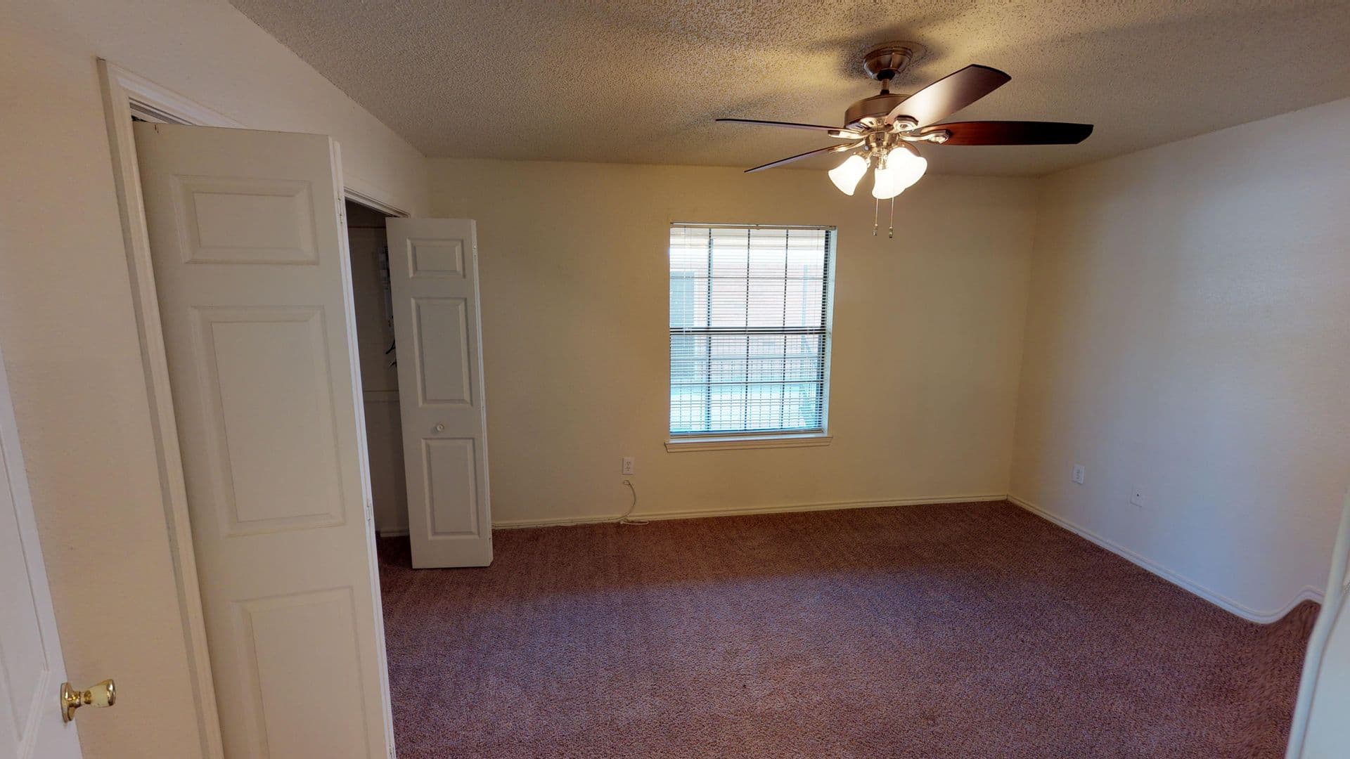 Denton Apartment: 515 W Mulberry St