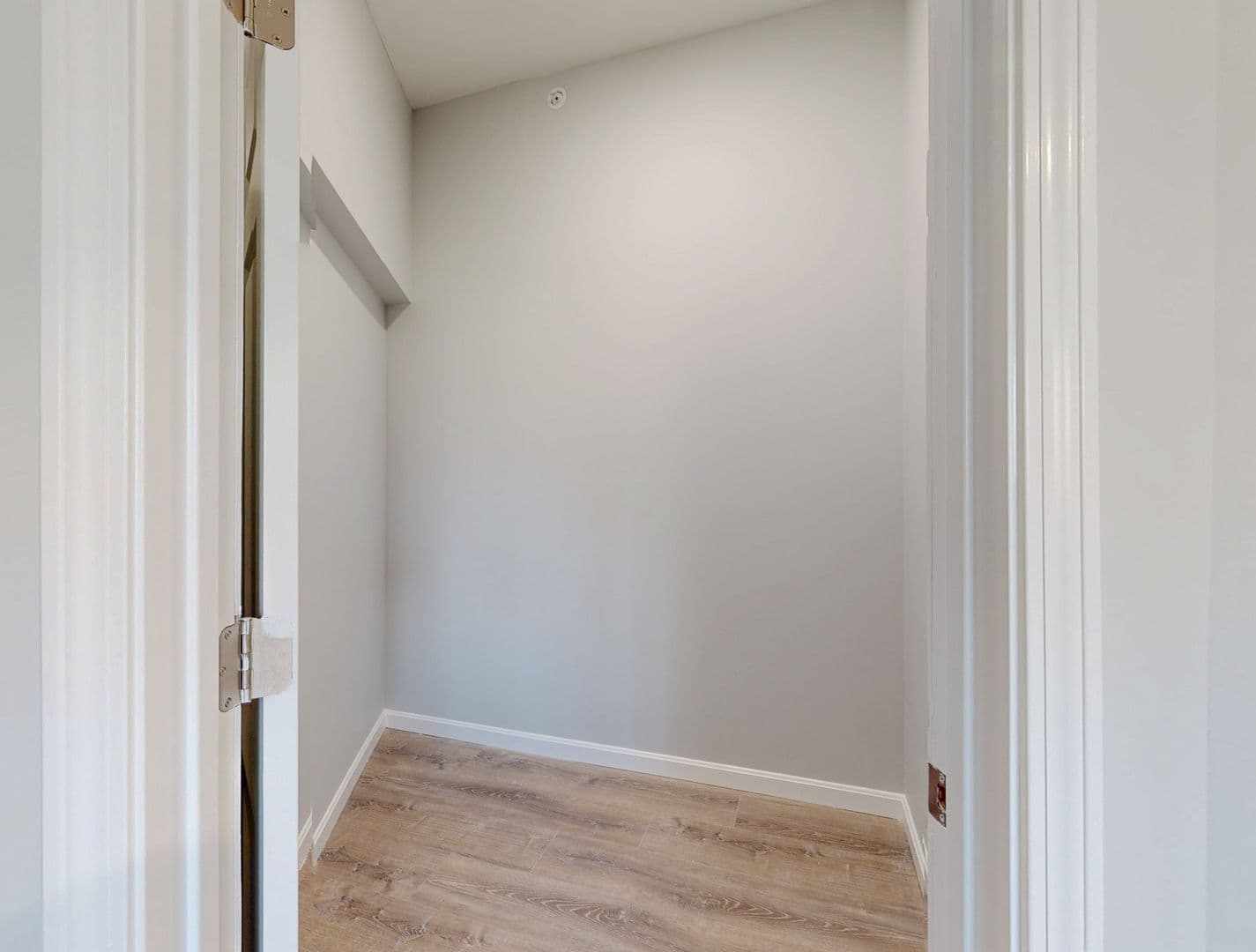 Springvale Apartment: 53 Barth Way
