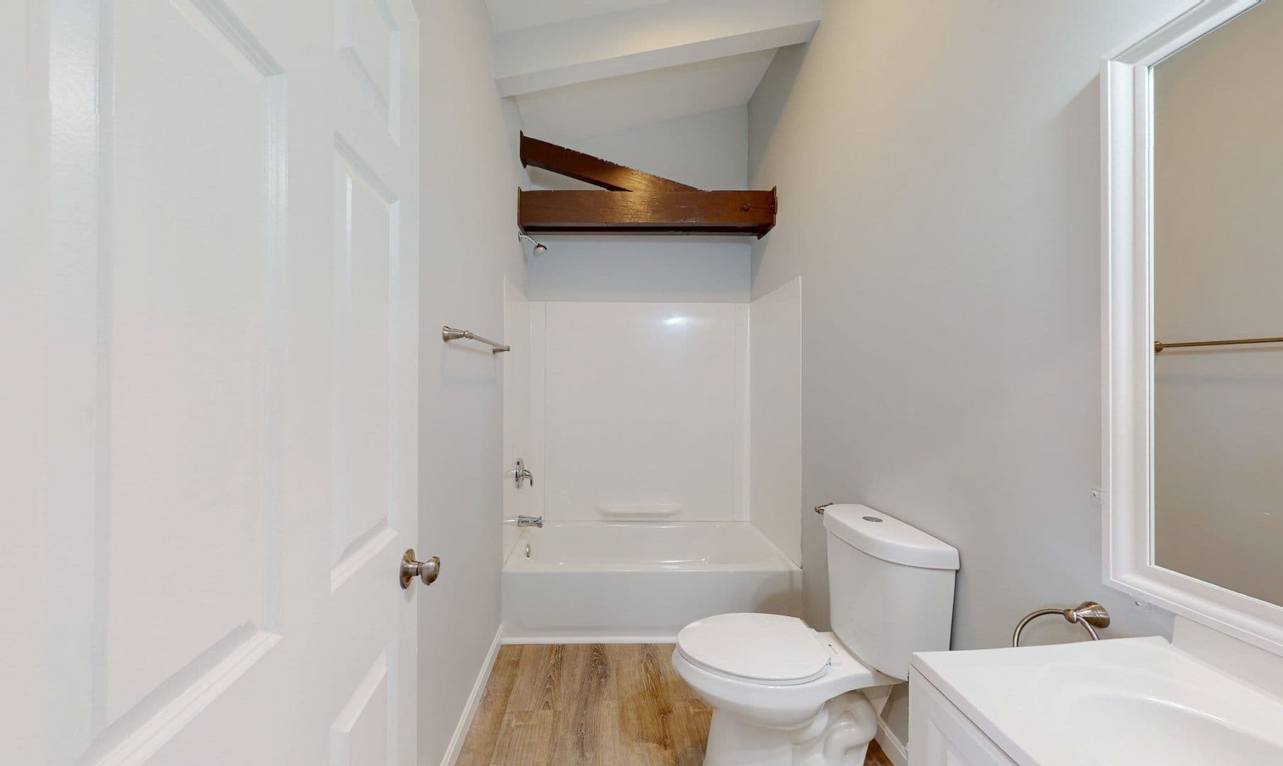 Springvale Apartment: 53 Barth Way