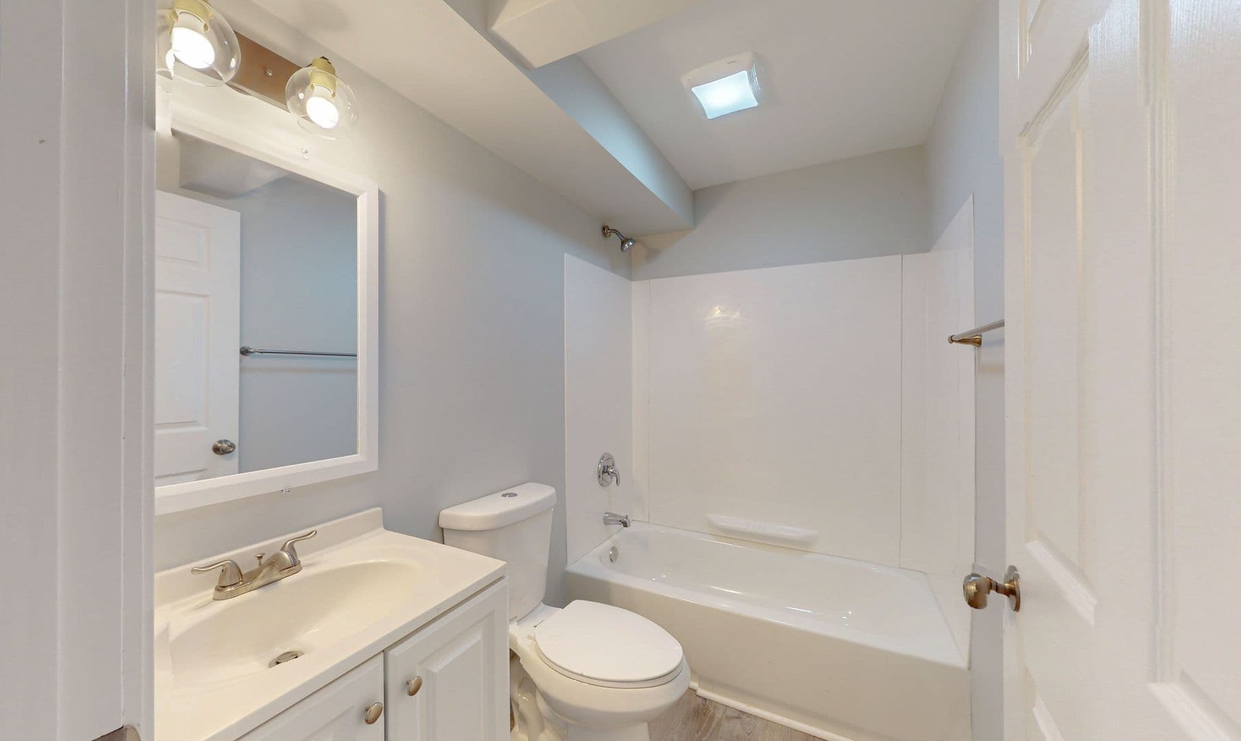 Springvale Apartment: 53 Barth Way