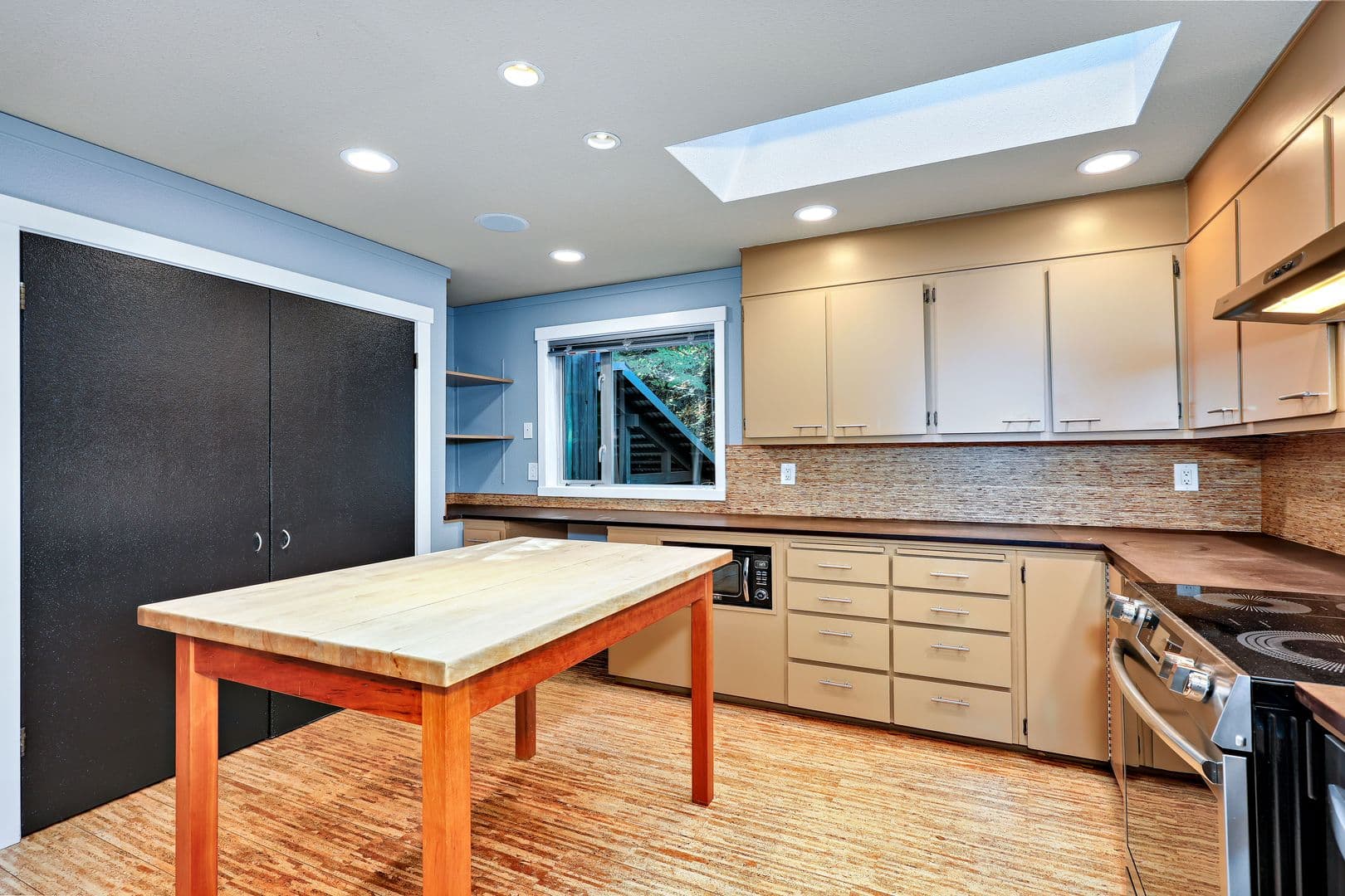 Bainbridge Island House: 9375 Eric Place NE