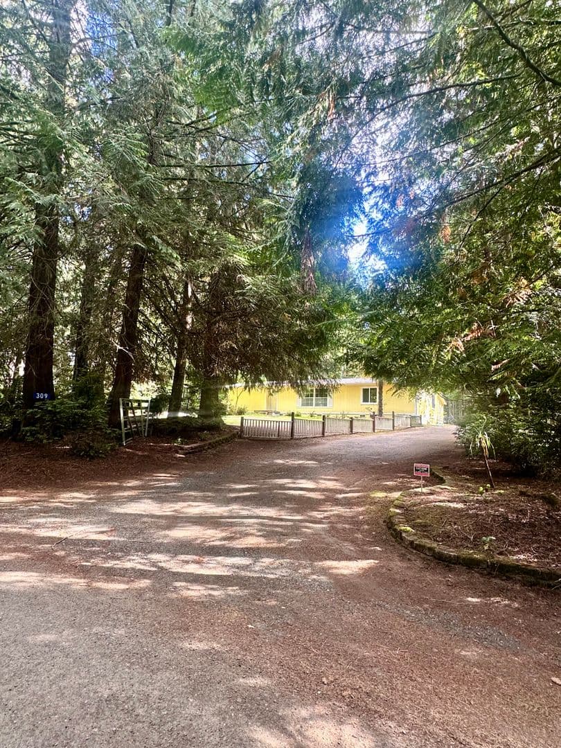 Poulsbo House: 309 NE Whimbrel Court