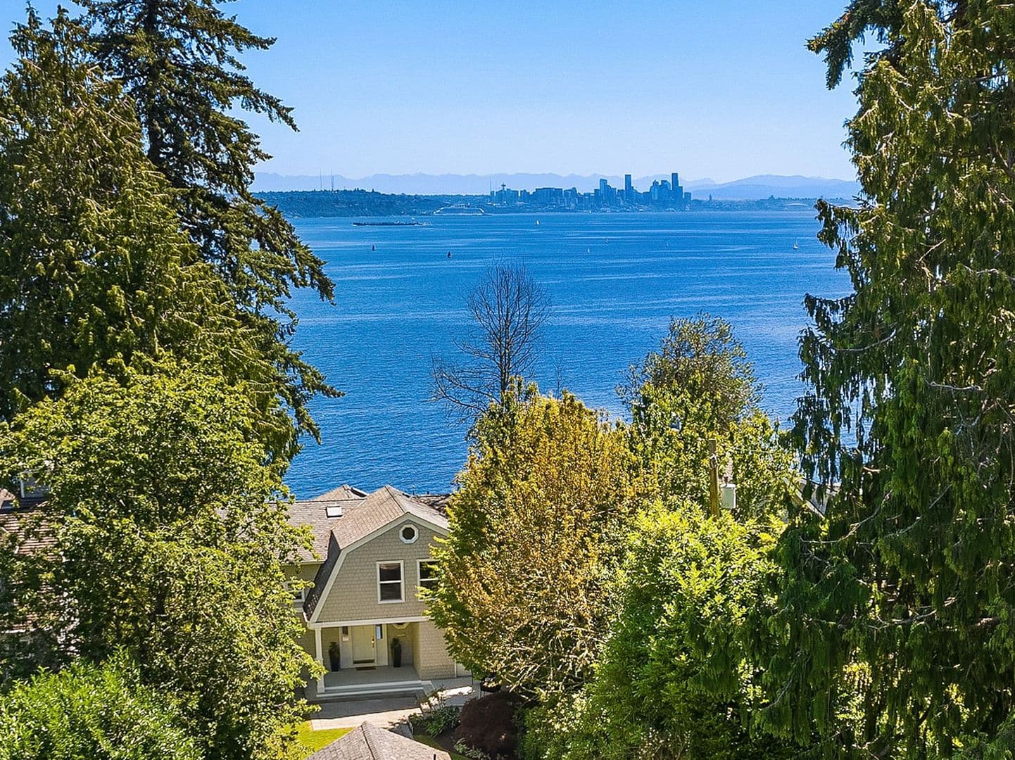 Bainbridge Island House: 8760 Grand Avenue NE