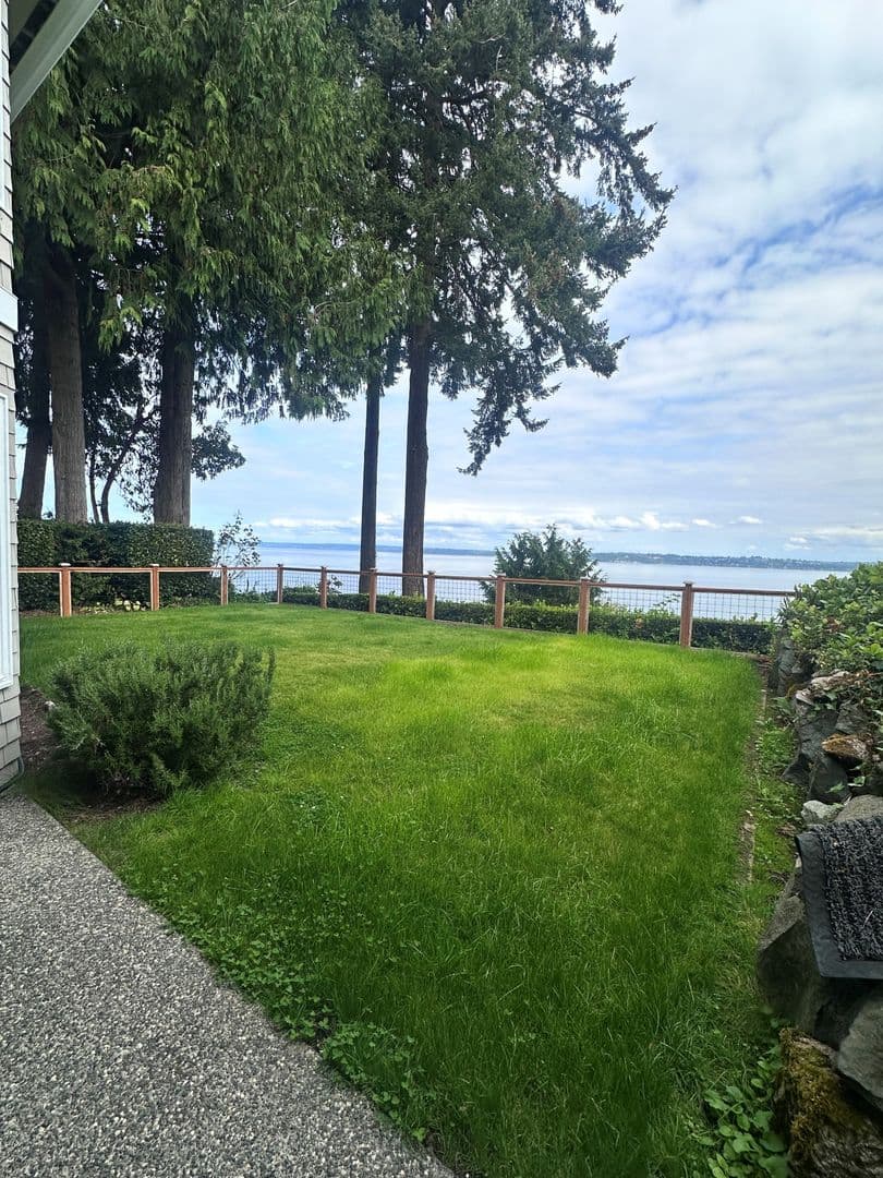Bainbridge Island House: 8760 Grand Avenue NE