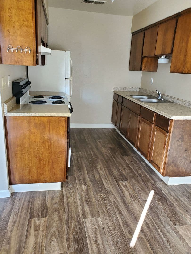 Winton Apartment: 7158 N Winton Way