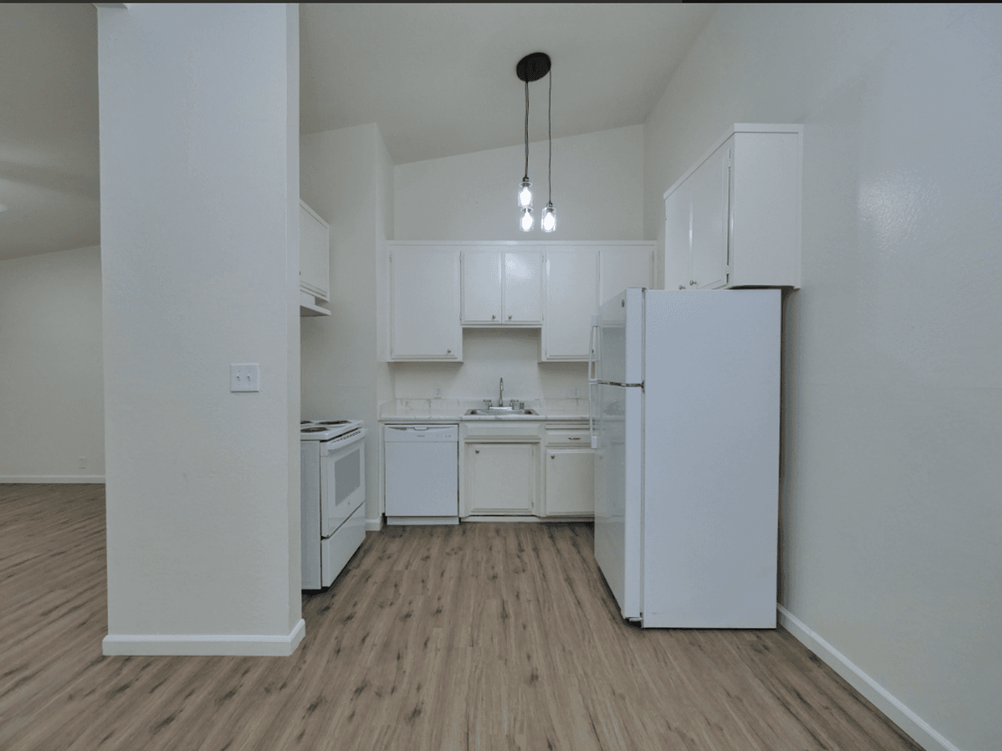 Sacramento Apartment: 6050 S. Land Park Drive