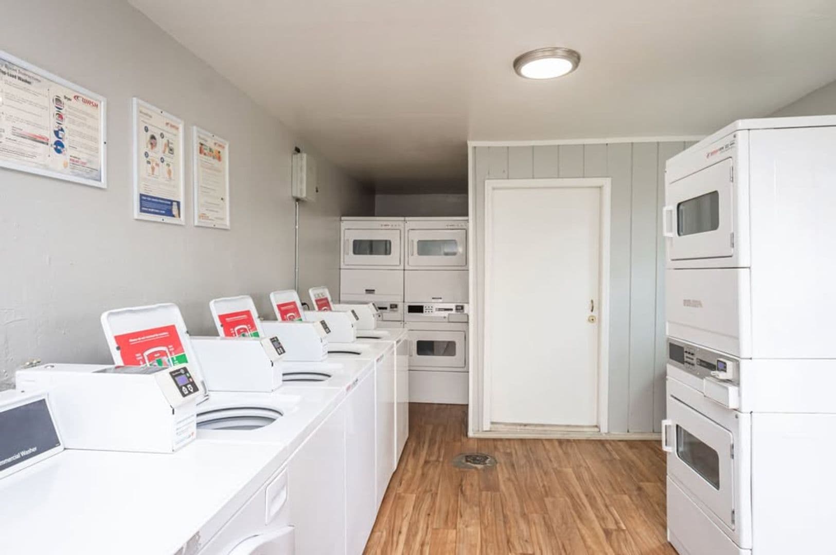 Sacramento Apartment: 5949 Lake Crest Way