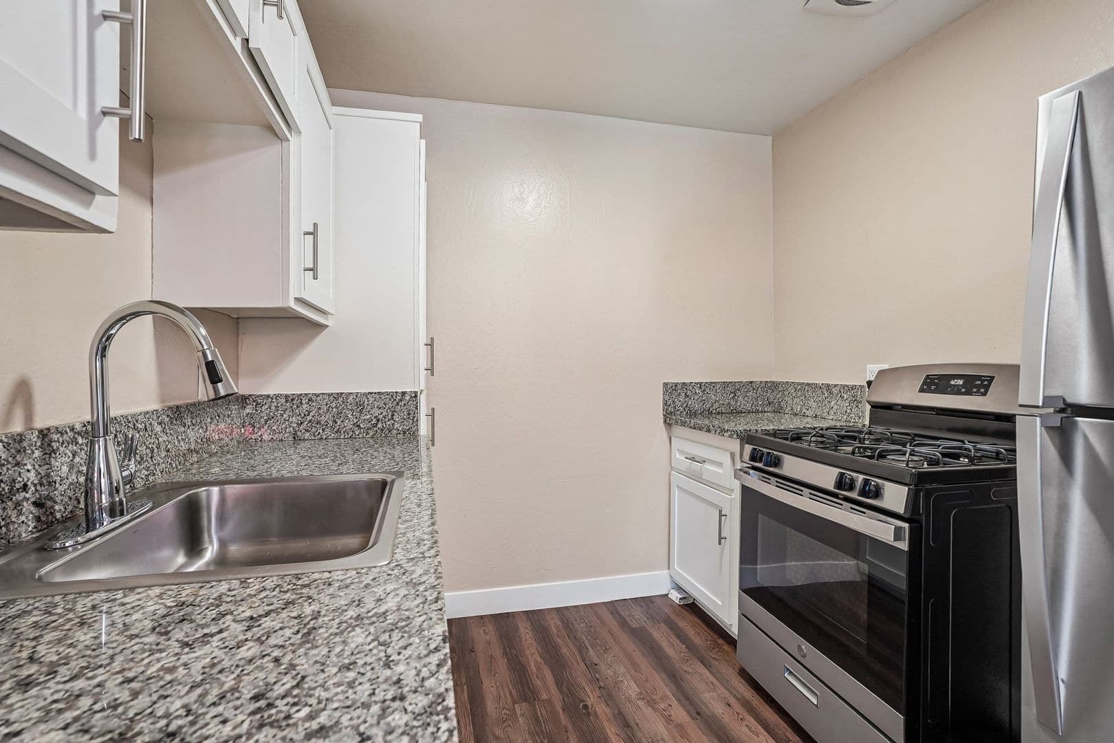 Sacramento Apartment: 5949 Lake Crest Way
