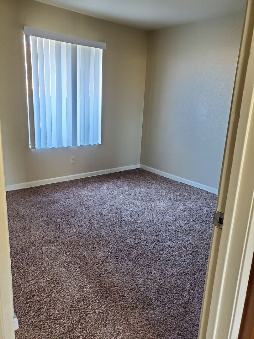 Winton Apartment: 7158 N Winton Way