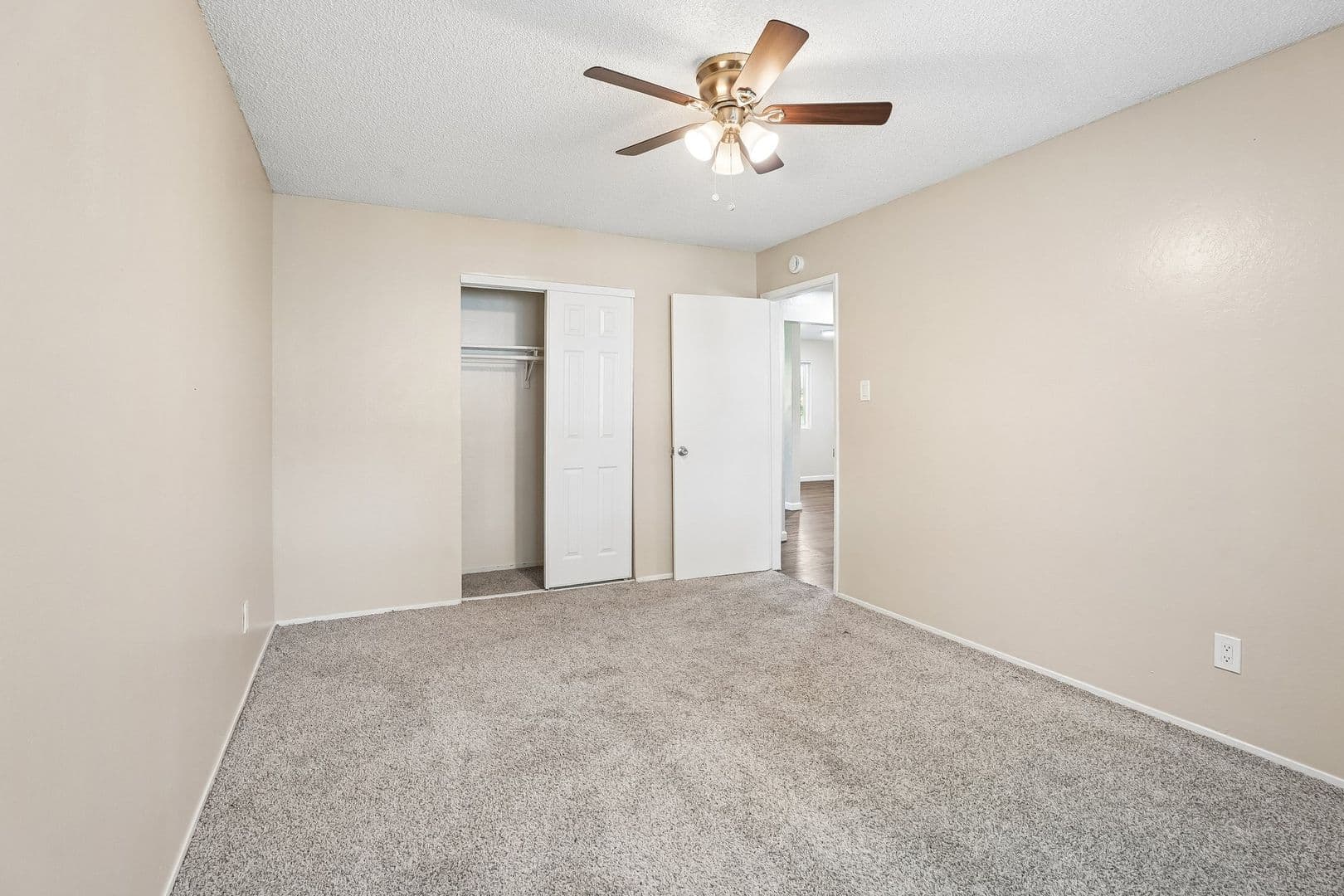 Sacramento Apartment: 5949 Lake Crest Way