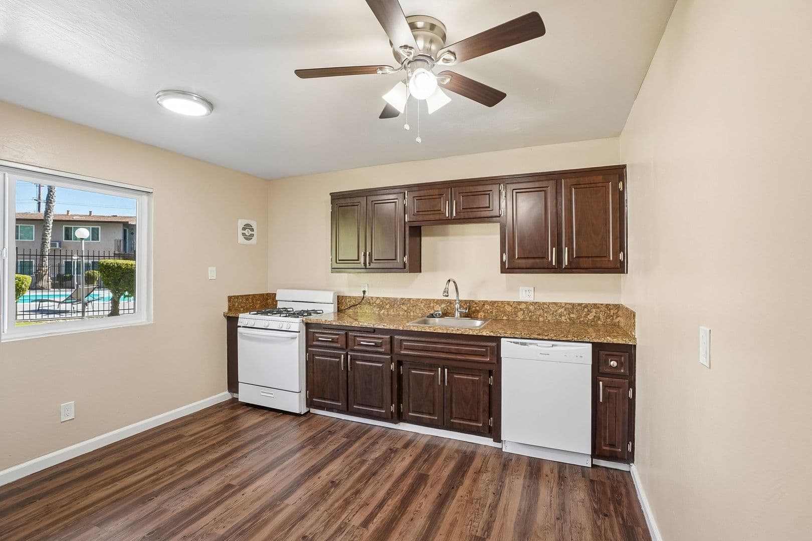 Sacramento Apartment: 5949 Lake Crest Way