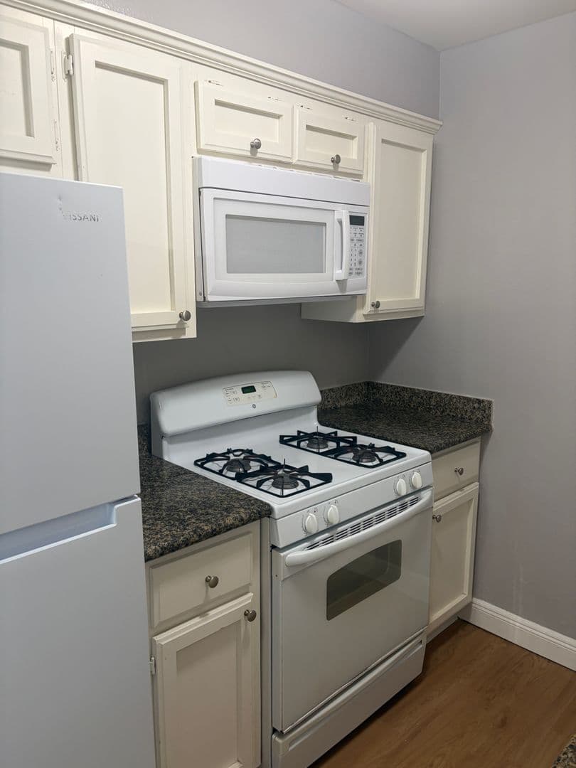 Sacramento Apartment: 1300-1310 Florin Road