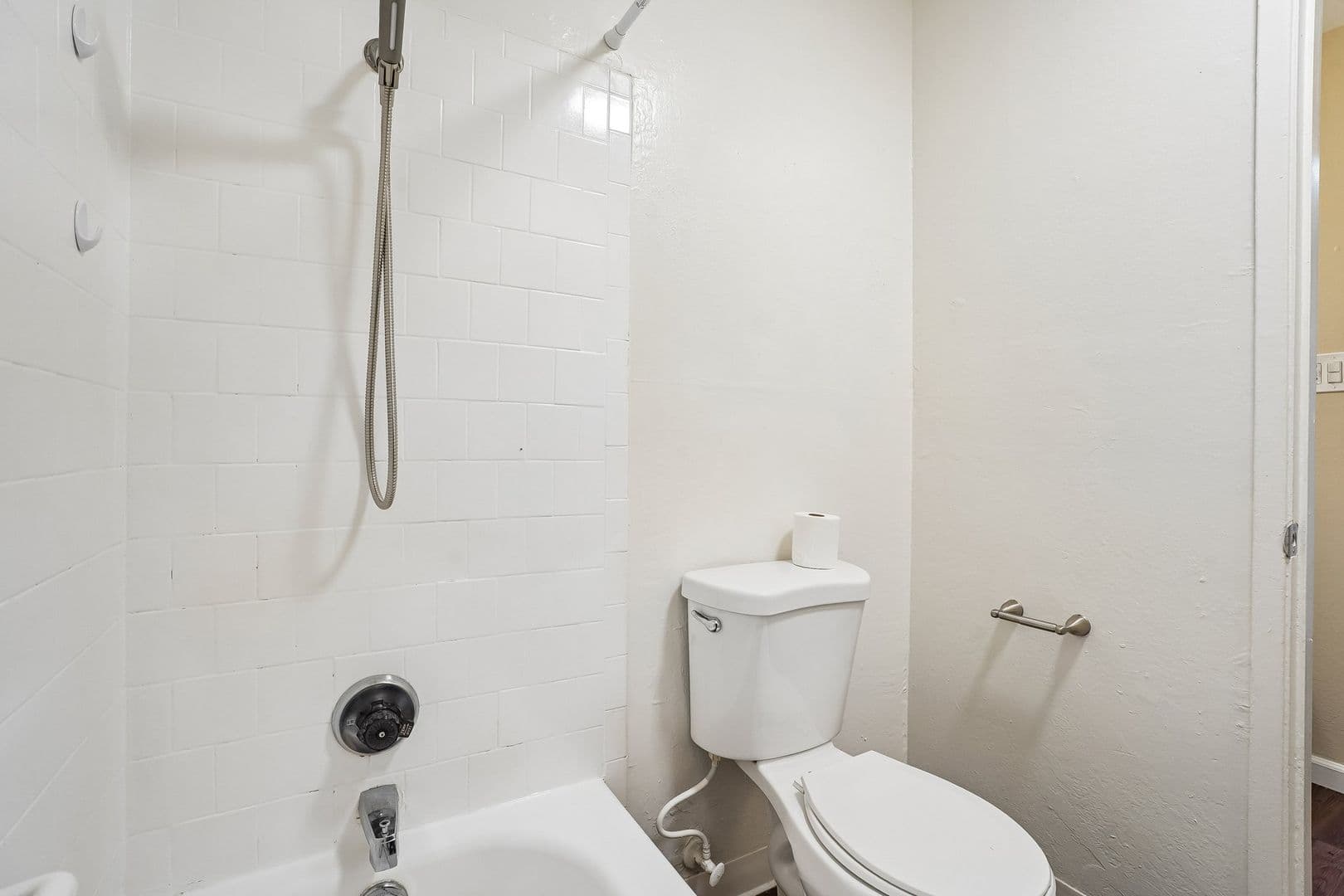 Sacramento Apartment: 5949 Lake Crest Way