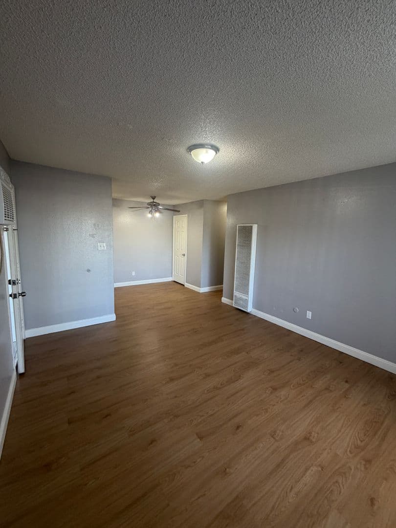 Sacramento Apartment: 1300-1310 Florin Road