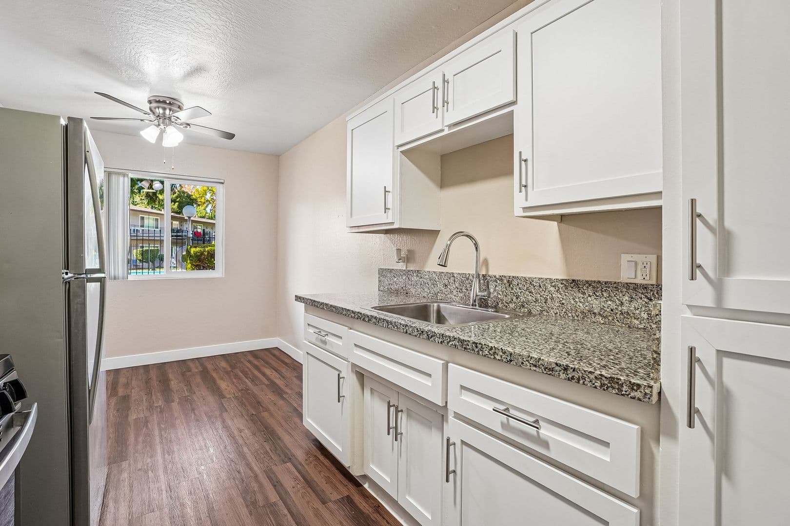 Sacramento Apartment: 5949 Lake Crest Way