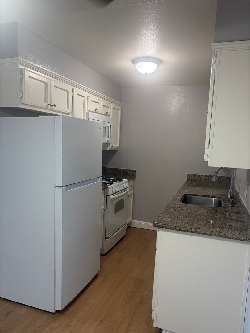 Sacramento Apartment: 1300-1310 Florin Road
