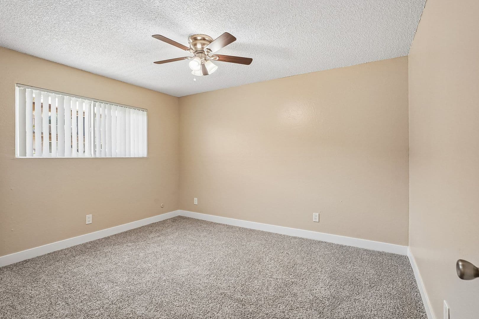 Sacramento Apartment: 5949 Lake Crest Way