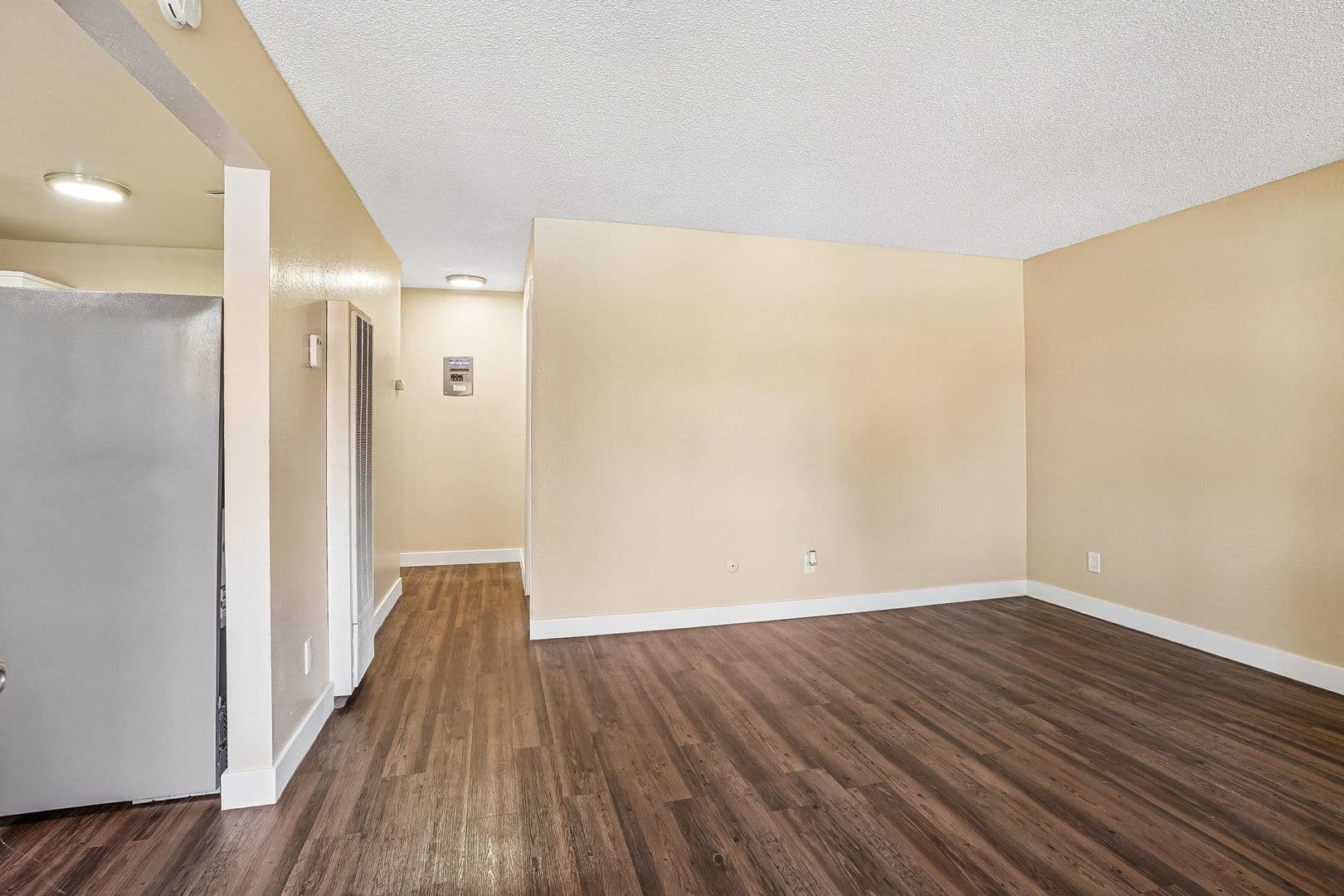 Sacramento Apartment: 5949 Lake Crest Way