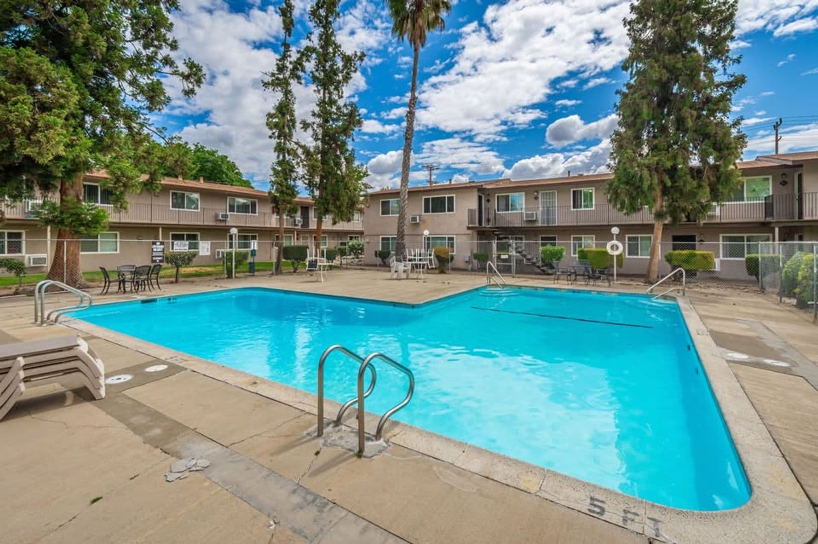 Sacramento Apartment: 5949 Lake Crest Way