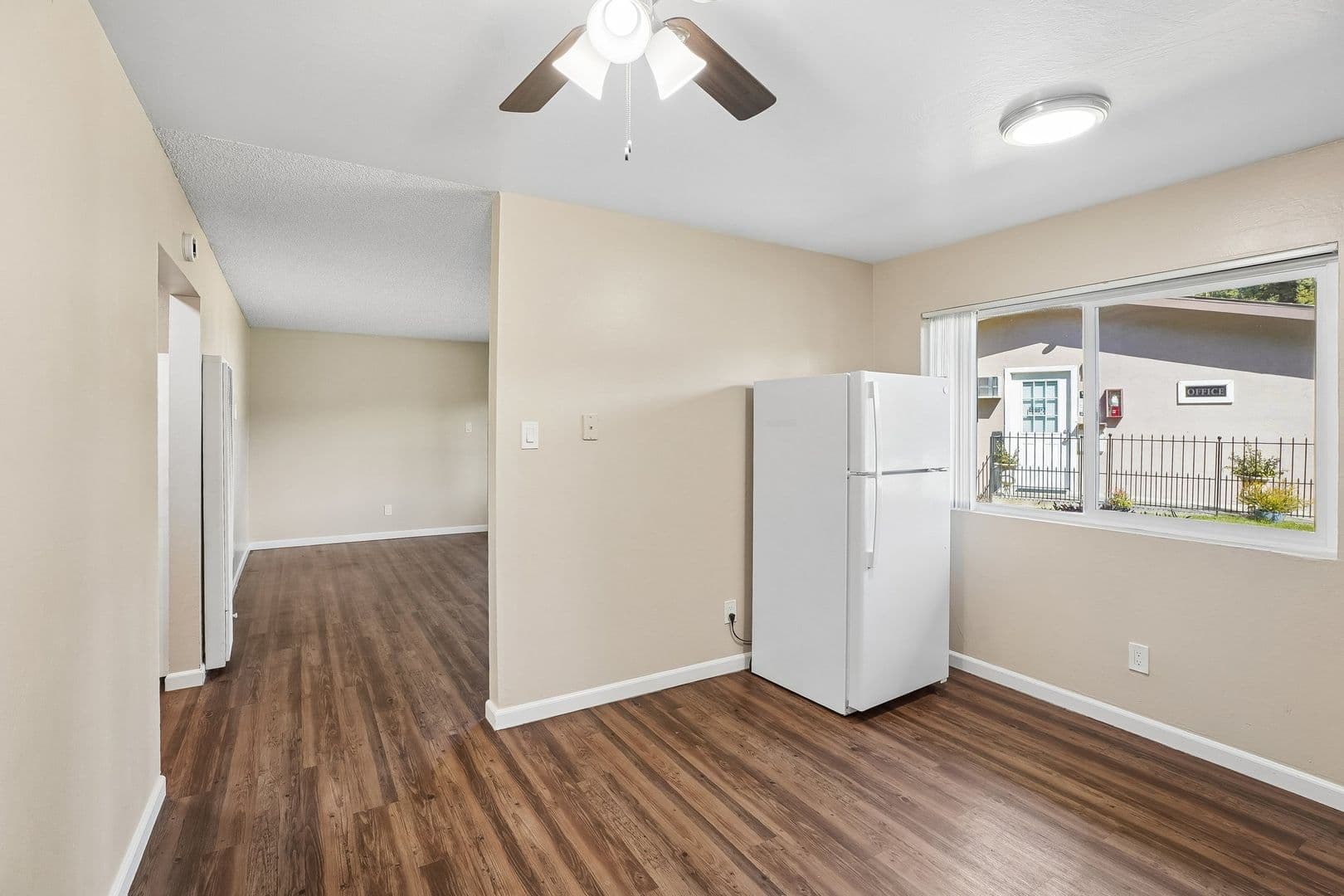 Sacramento Apartment: 5949 Lake Crest Way