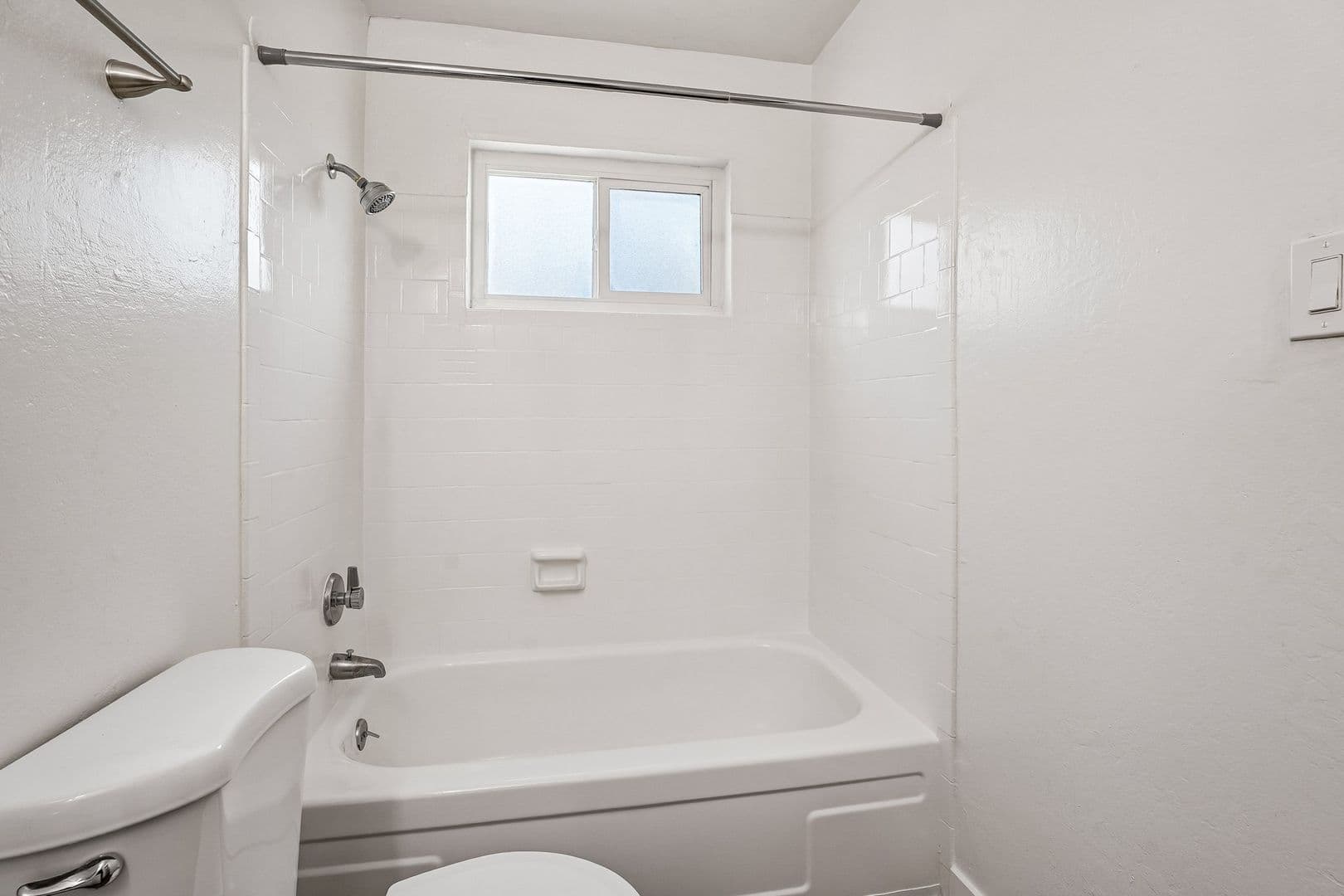 Sacramento Apartment: 5949 Lake Crest Way