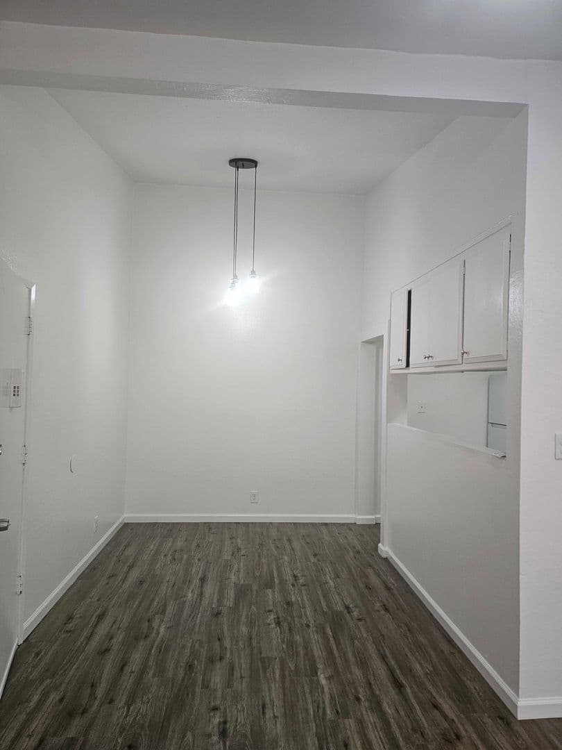 Sacramento Apartment: 6050 S. Land Park Drive