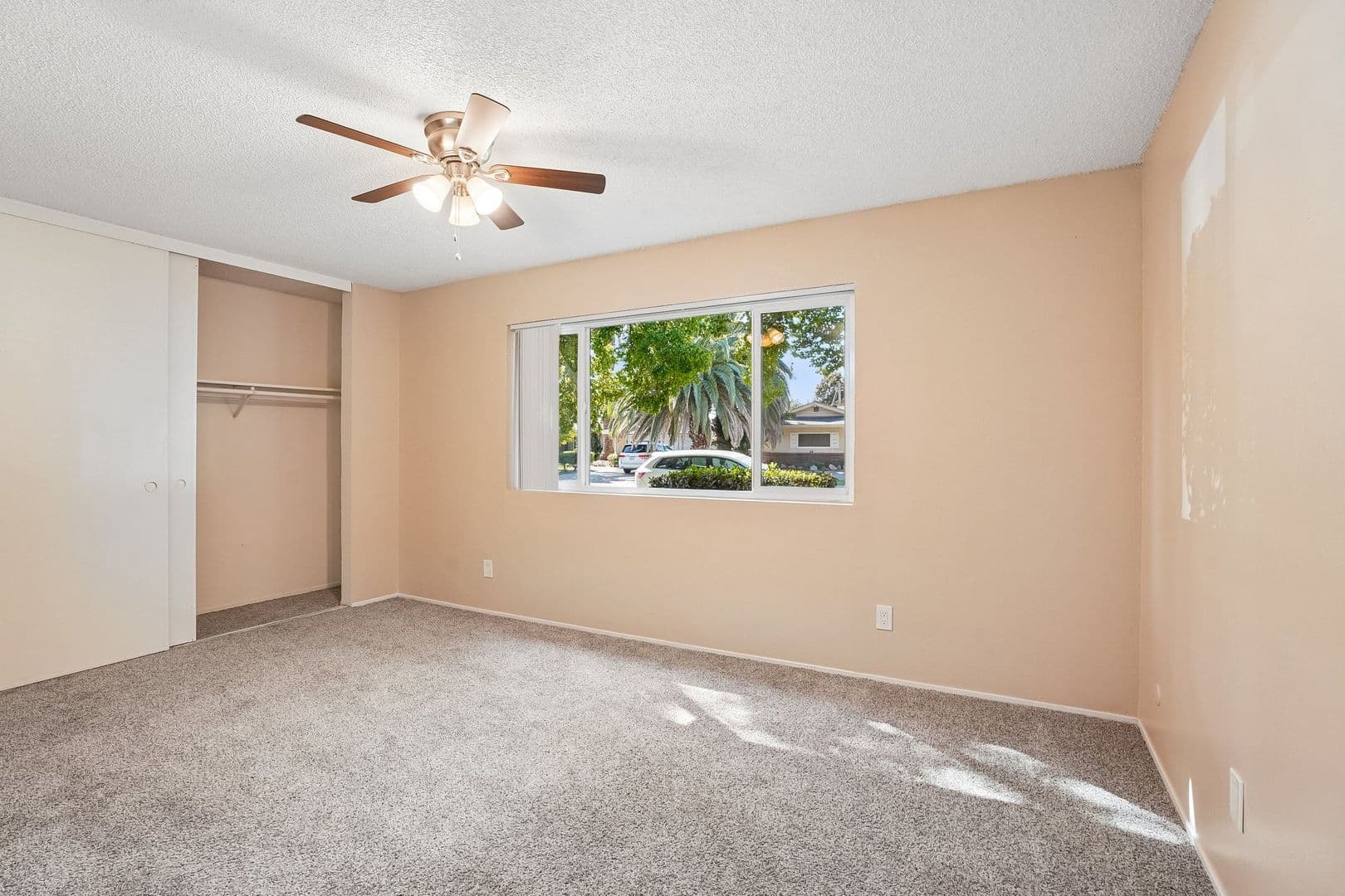 Sacramento Apartment: 5949 Lake Crest Way