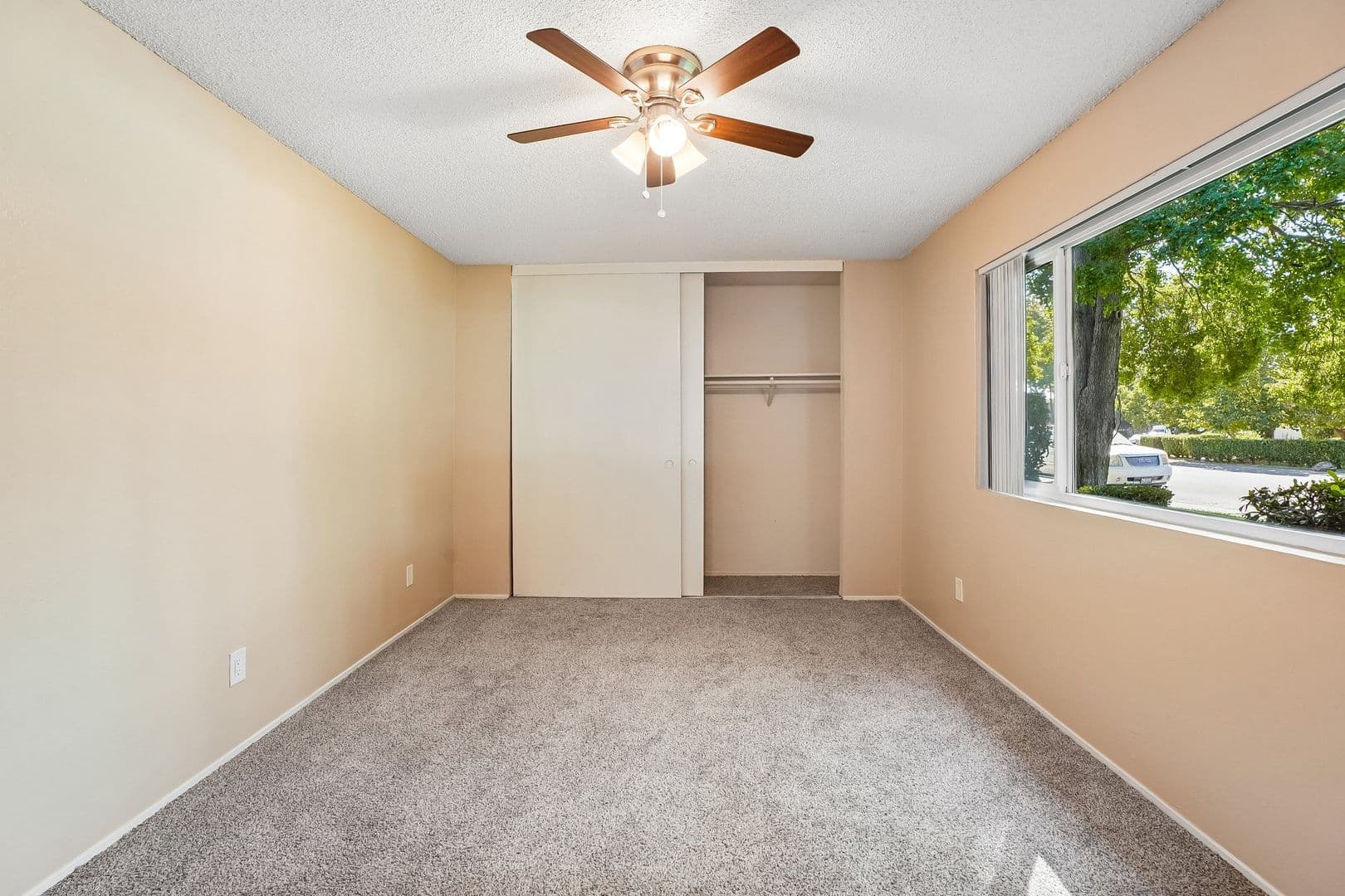 Sacramento Apartment: 5949 Lake Crest Way