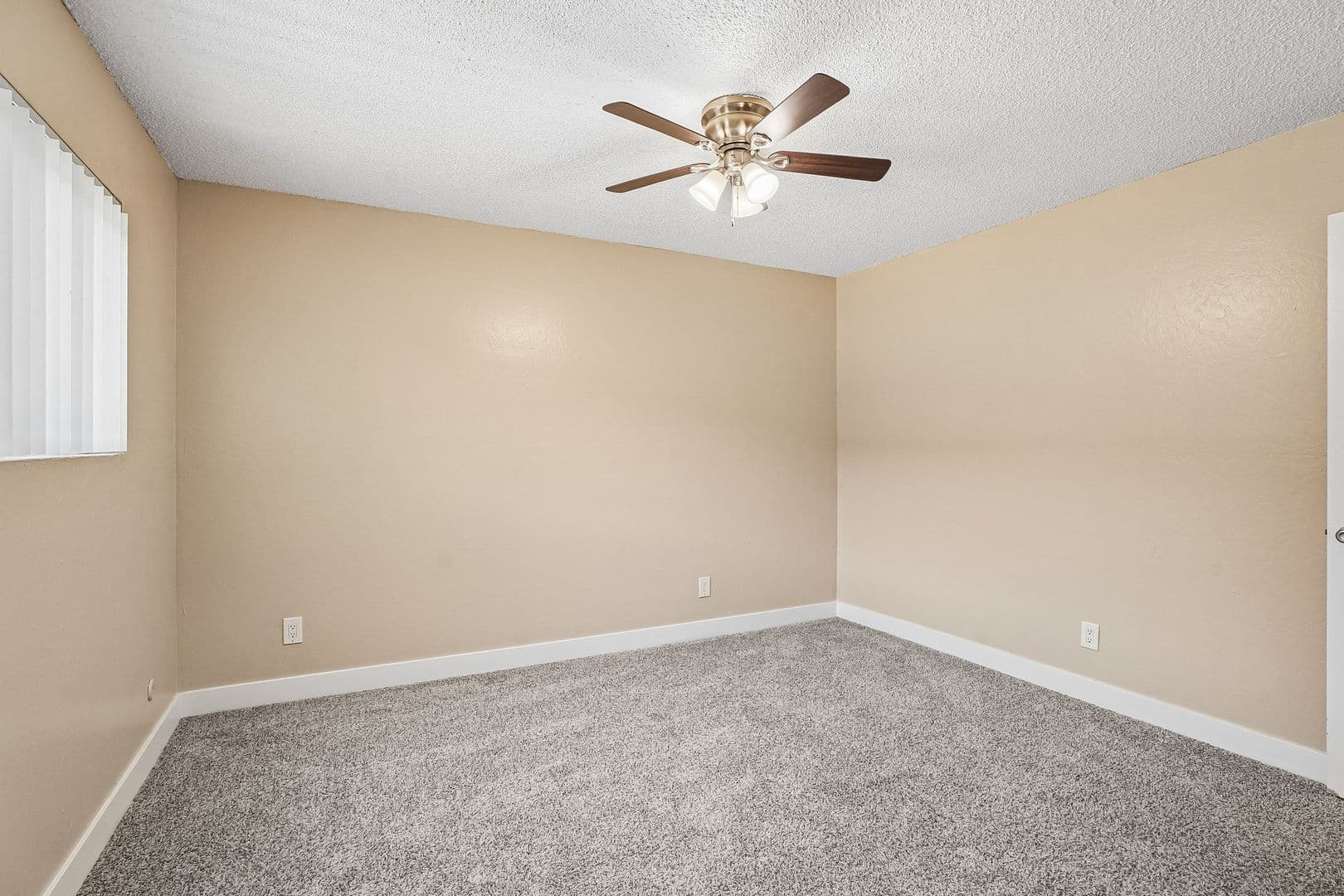 Sacramento Apartment: 5949 Lake Crest Way